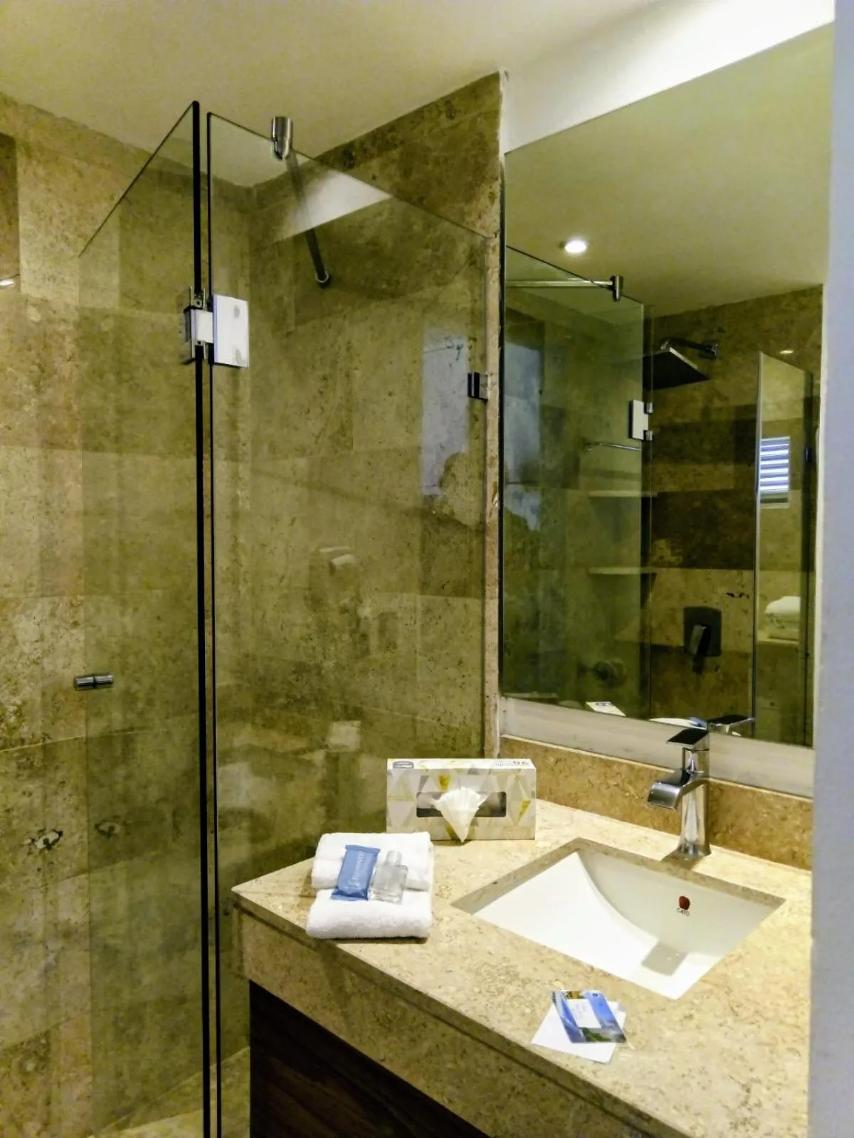 Deluxe King Suite in Hotel Calypso Cancun