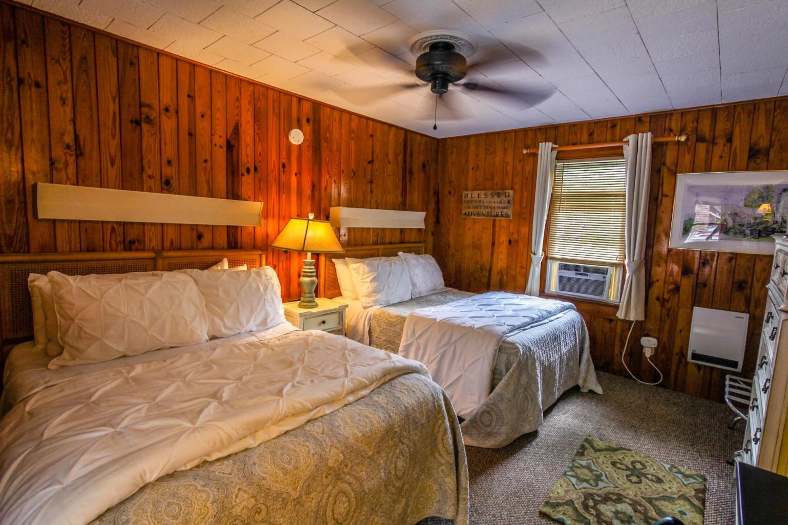 Standard Double Room in Mountainaire Inn and Log Cabins