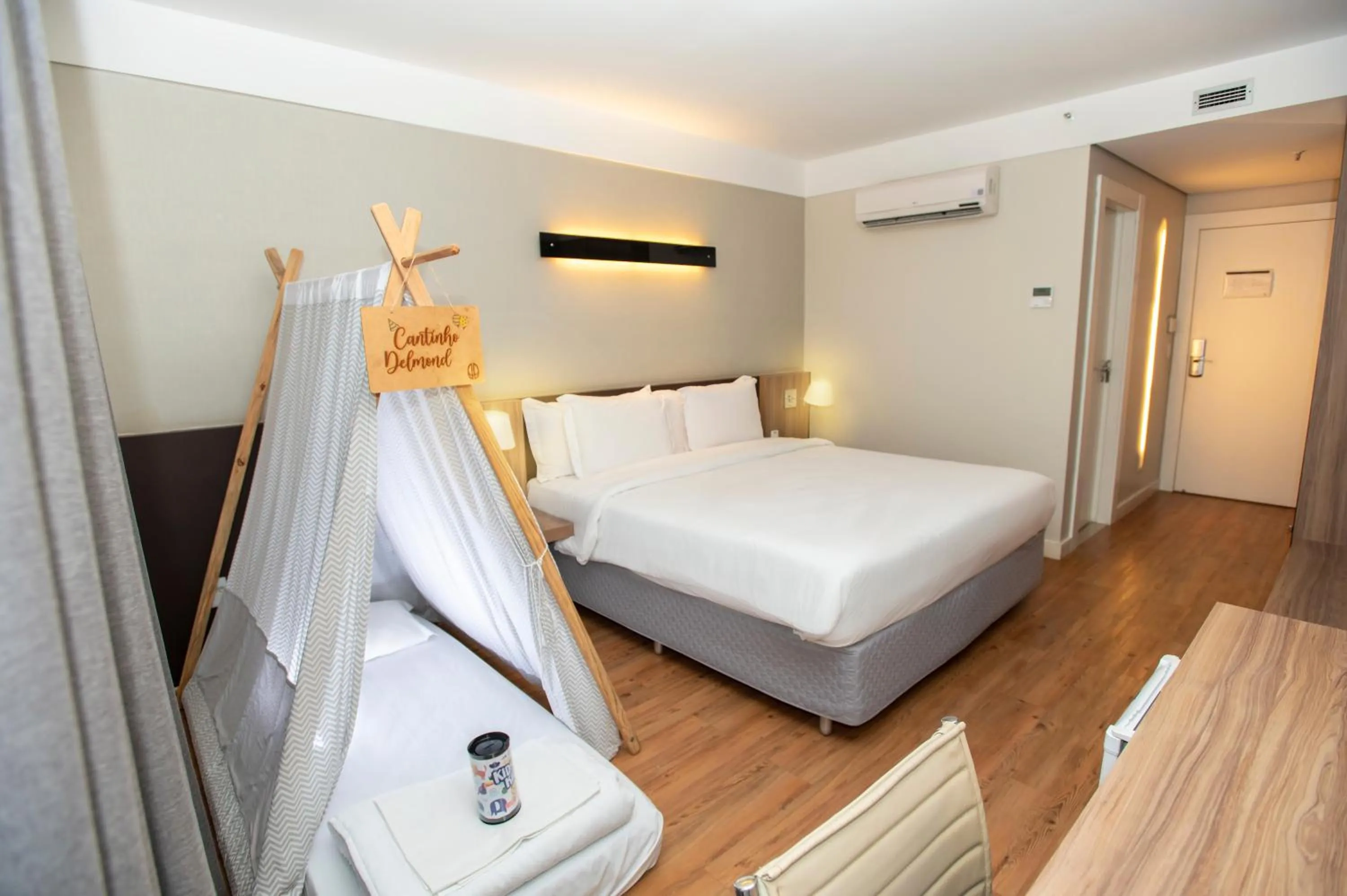 Deluxe Double Room with Extra Bed - single occupancy in Delmond Hotel