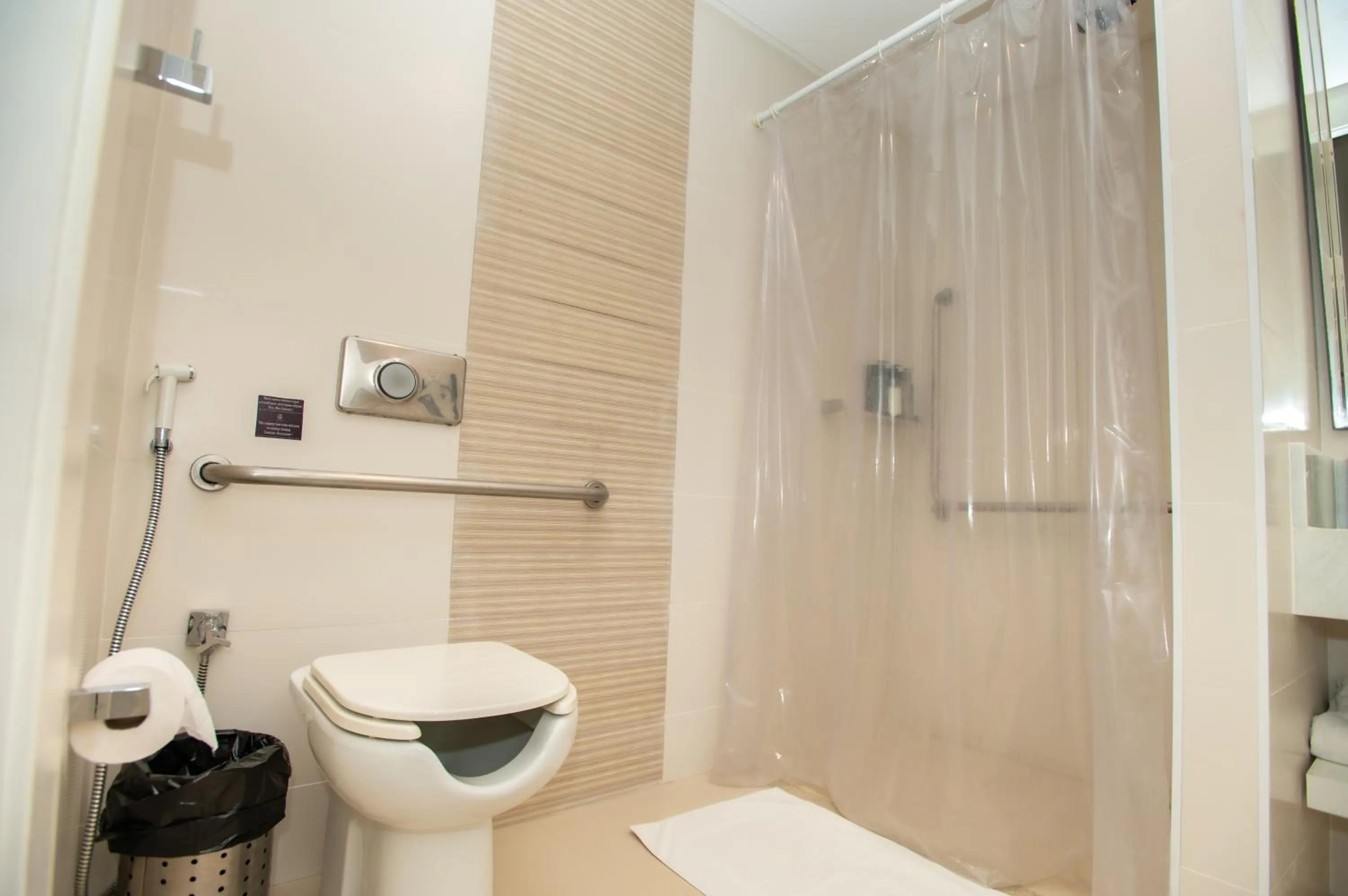 Double Room - single occupancy - Disability Access in Delmond Hotel