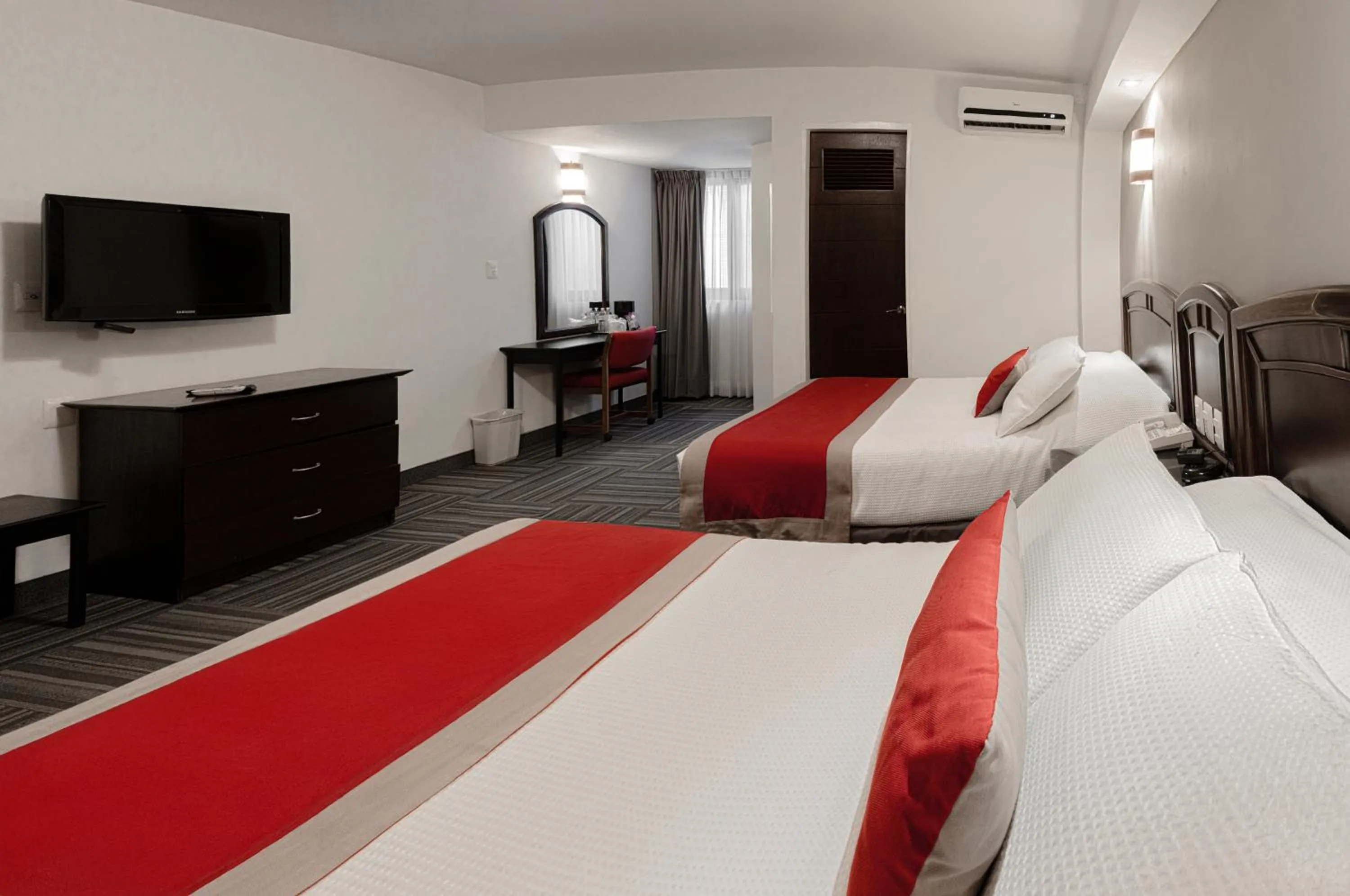 Double Room with Two Double Beds Non Smoking in Ramada Plaza by Wyndham Leon