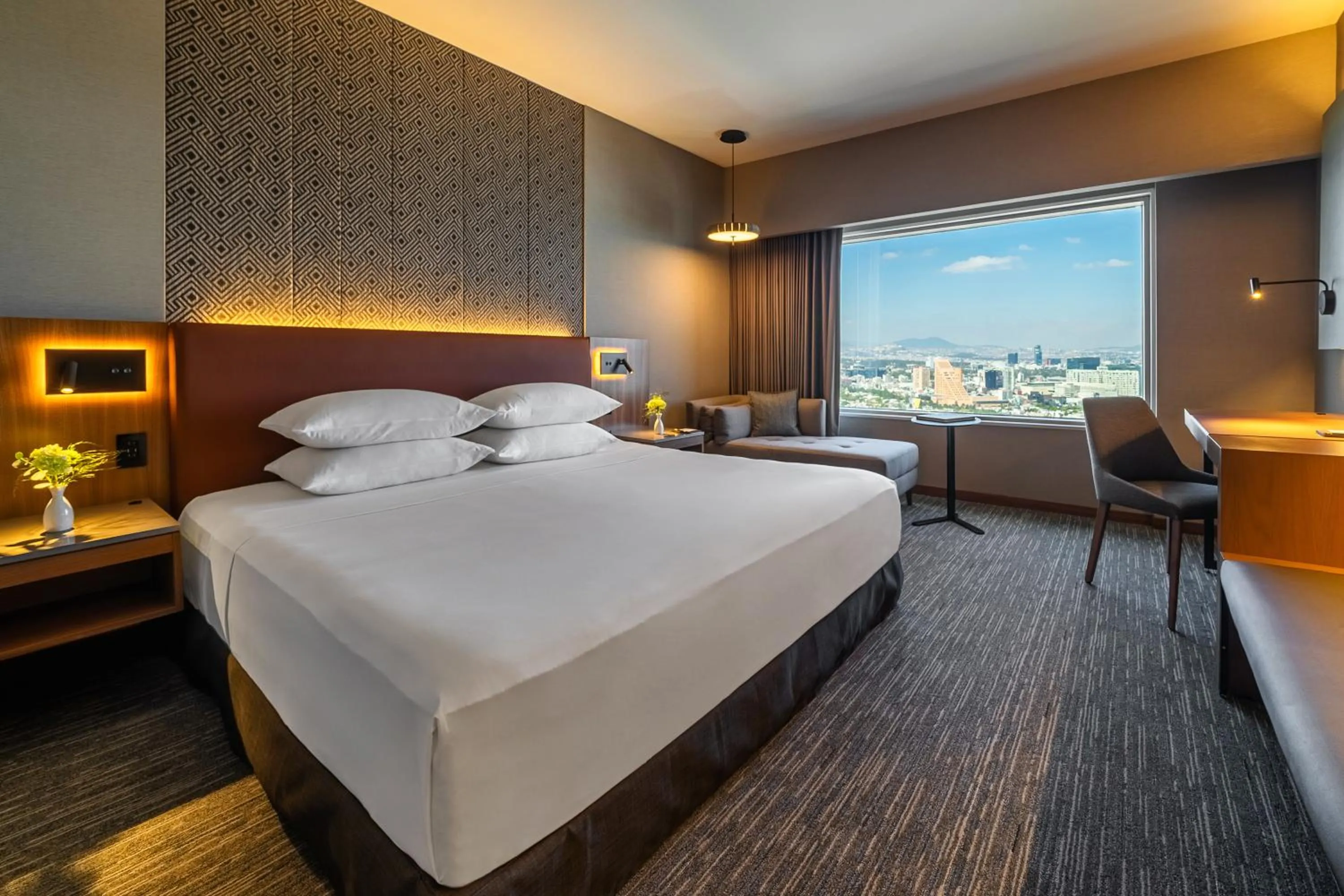 Regency Club King Room - High Floor in Hyatt Regency Mexico City