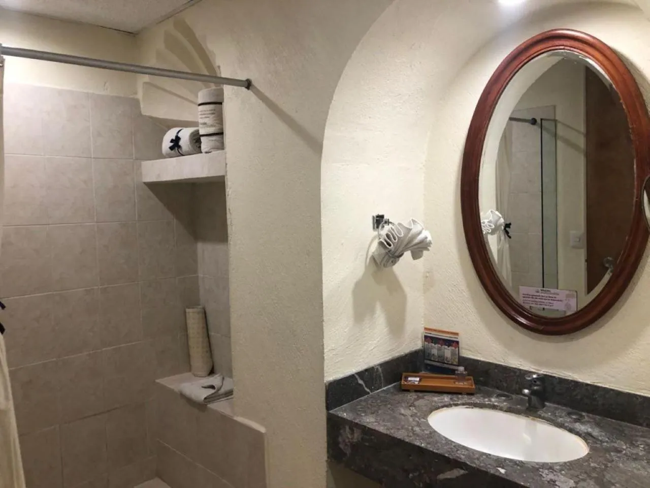 King Room in Mision Guadalajara Centro Historico