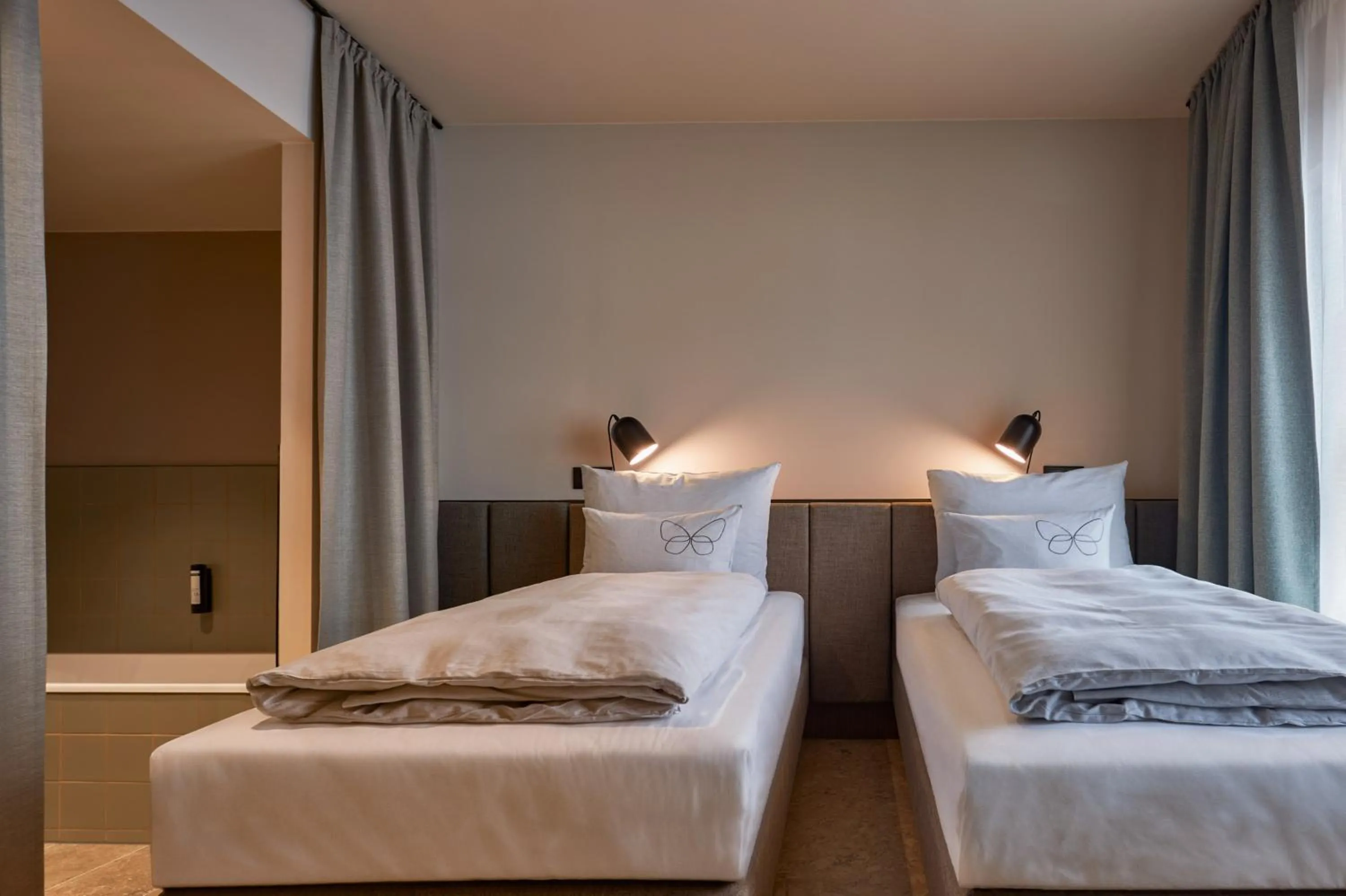 Twin Room with Bath (TWIN) in Cocoon Salzburg