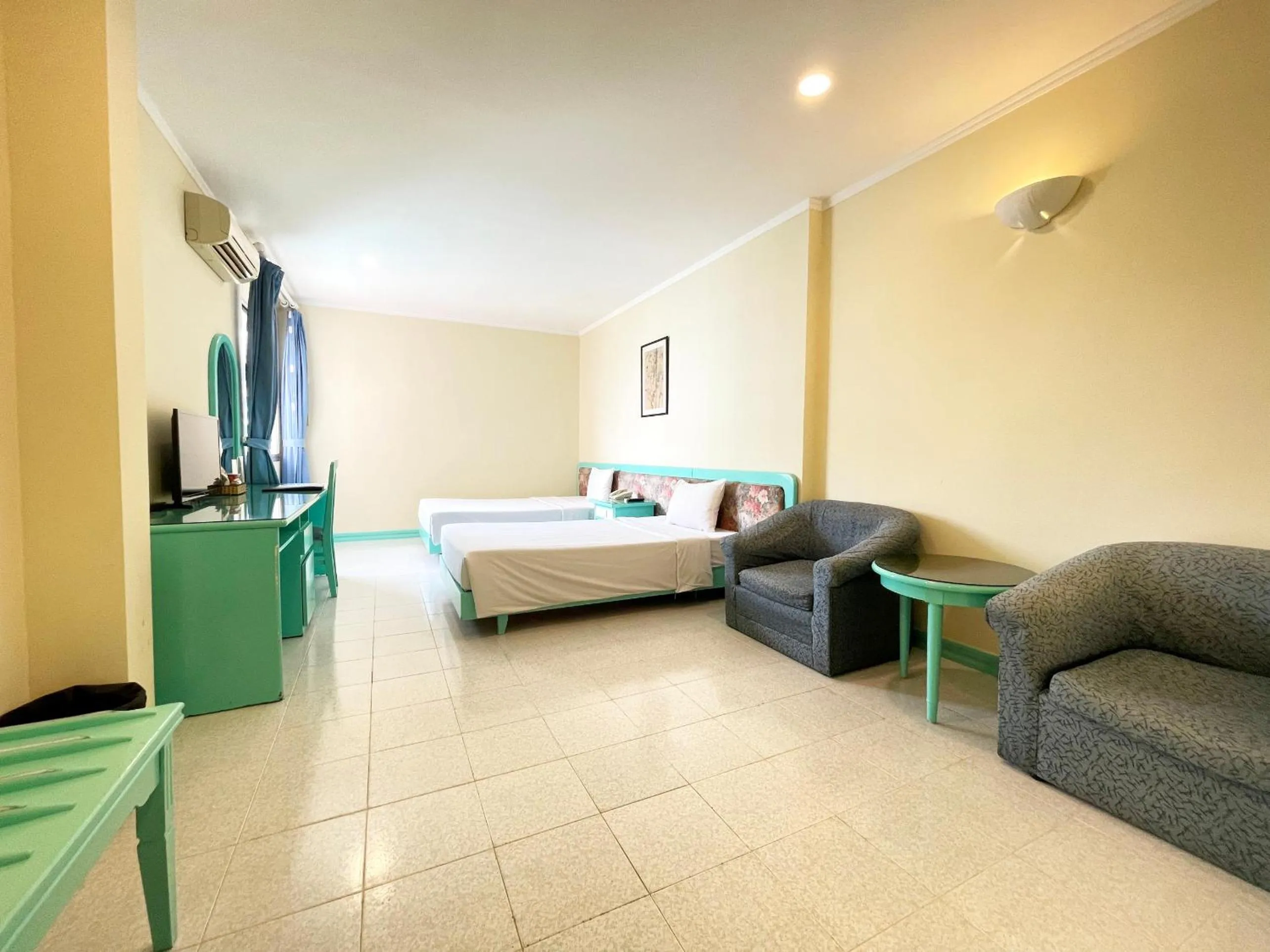 Deluxe Double or Twin Room in Bat Dat Hotel