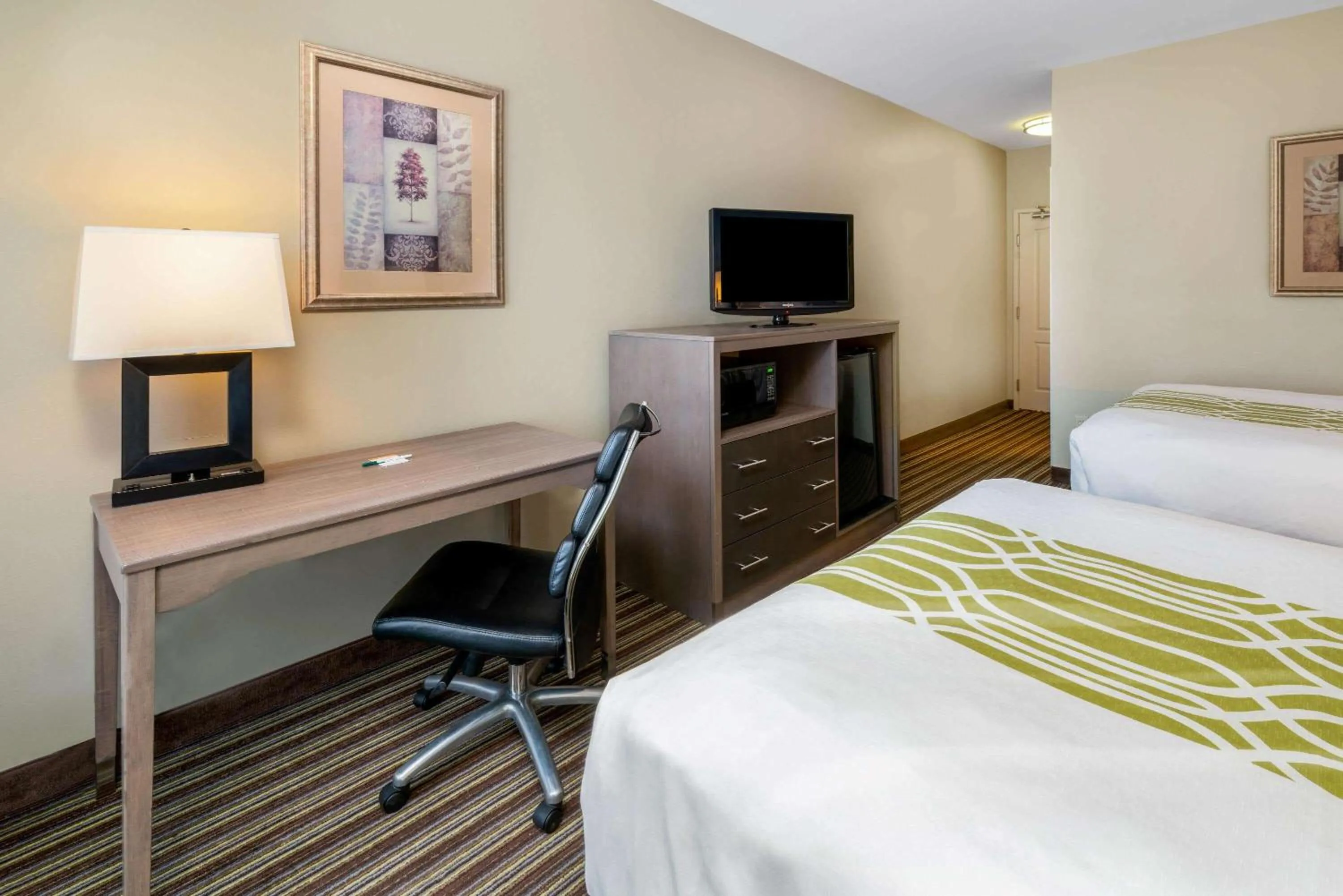 2 Queen Beds, Mobility/Hearing Accessible Room, Bathtub w/Grab Bars, Non-Smoking in La Quinta Inn & Suites by Wyndham Broussard - Lafayette Area