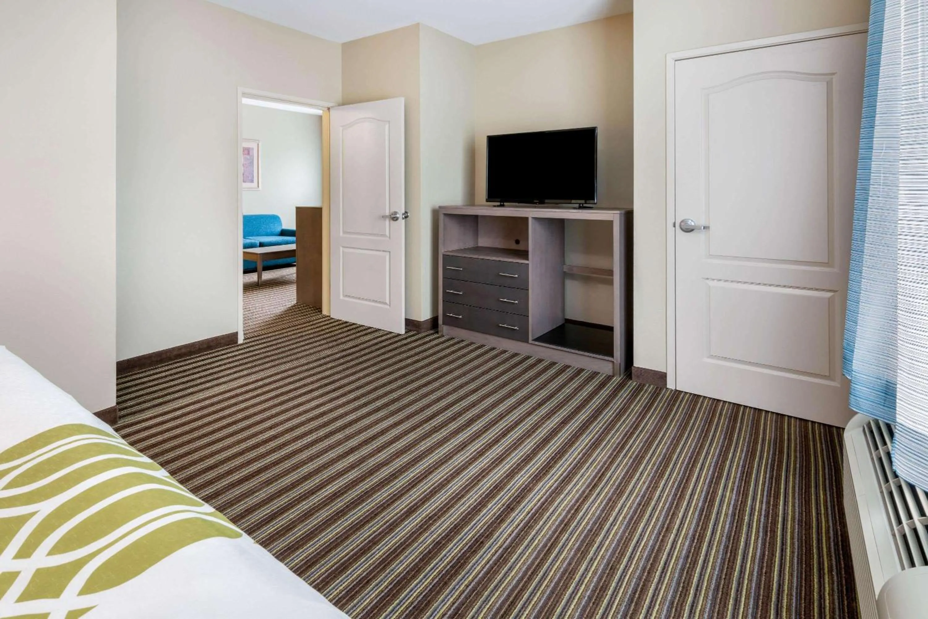 One-Bedroom King Suite - Non-Smoking in La Quinta Inn & Suites by Wyndham Broussard - Lafayette Area