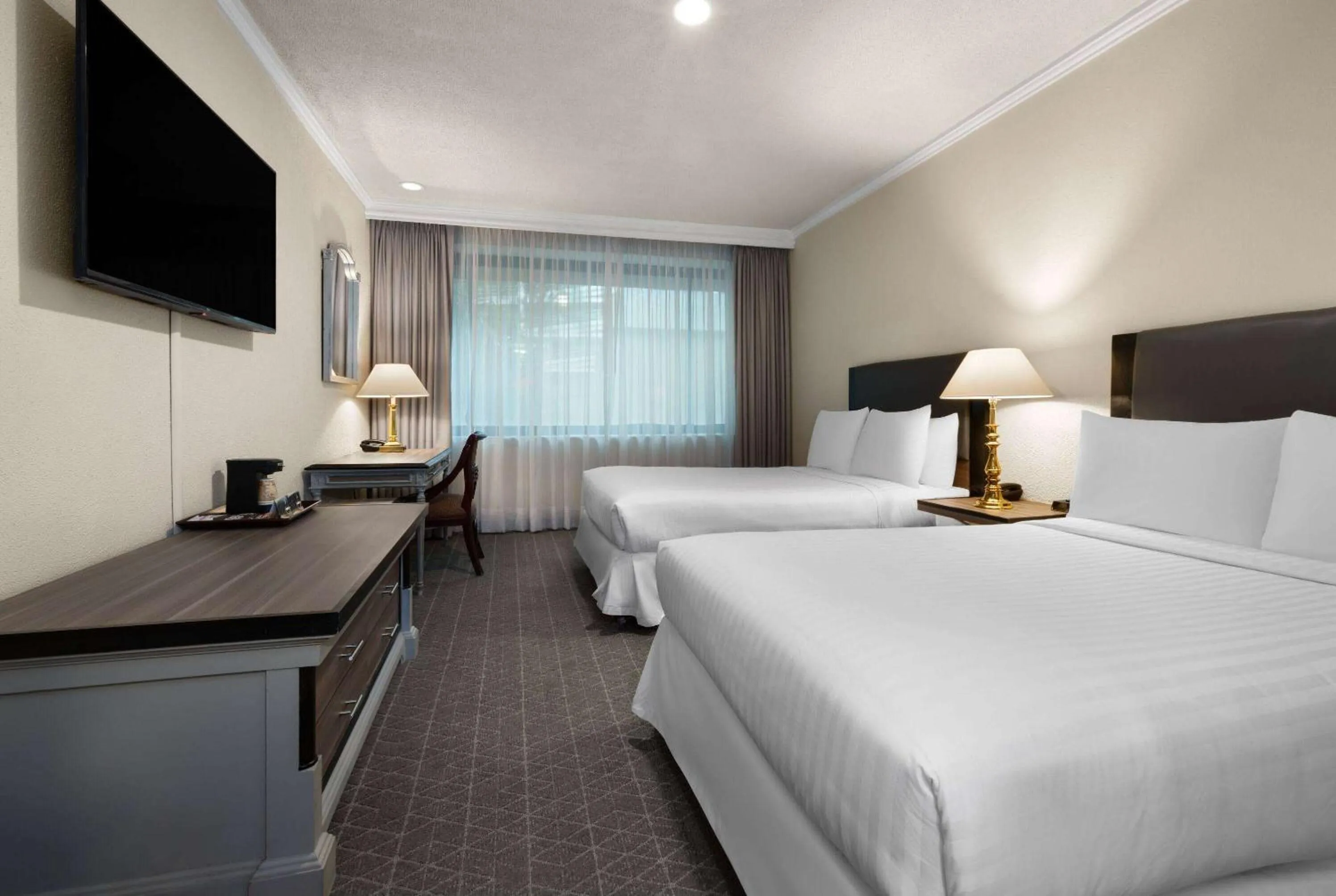 Standard Room with Two Queen Beds, Non-Smoking in Wyndham Monterrey Ambassador Centro