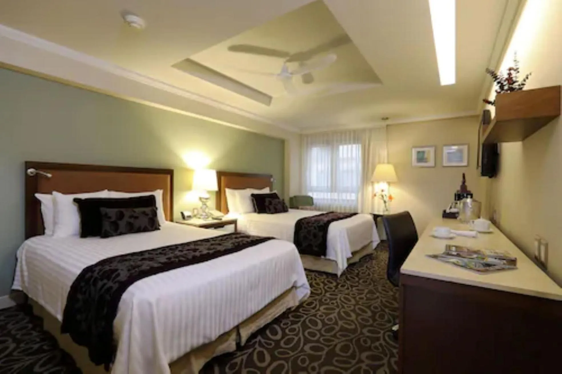 Standard Twin Room in Emporio Zacatecas