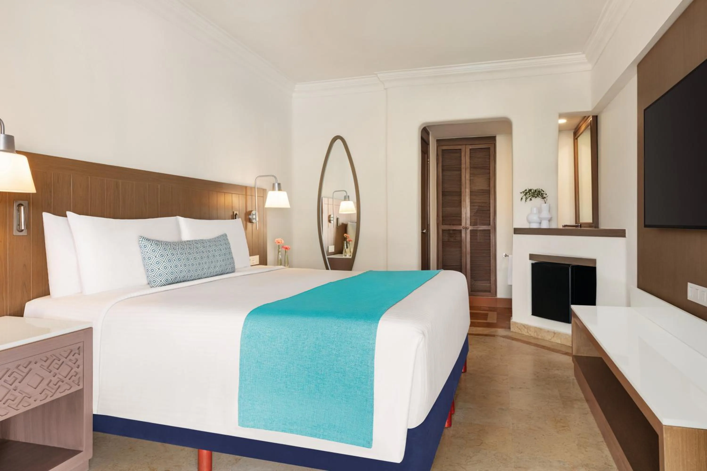 Standard 1 King Bed - single occupancy in Wyndham Alltra Playa del Carmen Adults Only All Inclusive