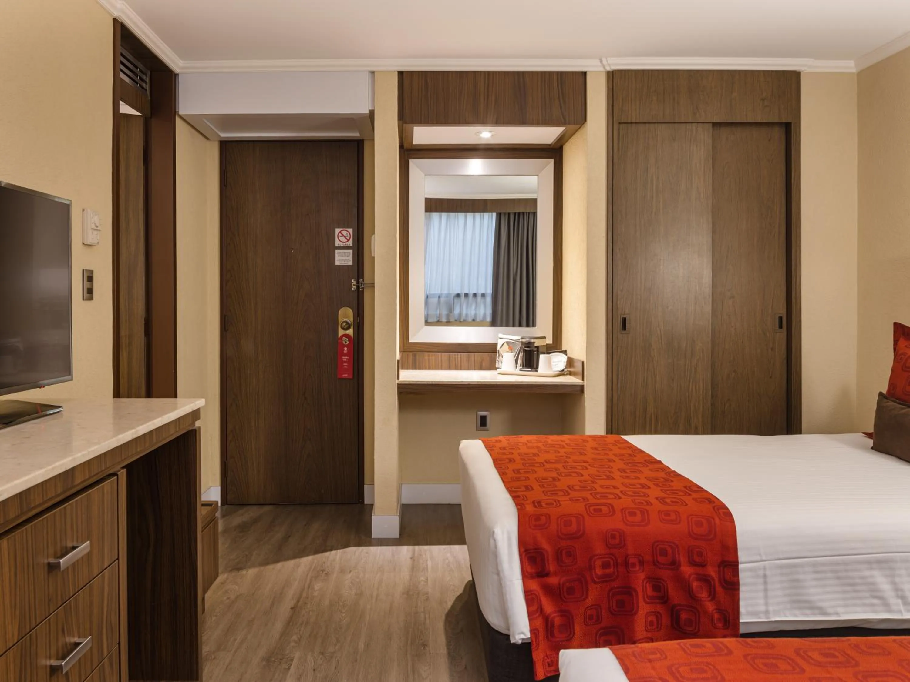 2 Twin Beds, Non-Smoking in Exe Alameda Reforma