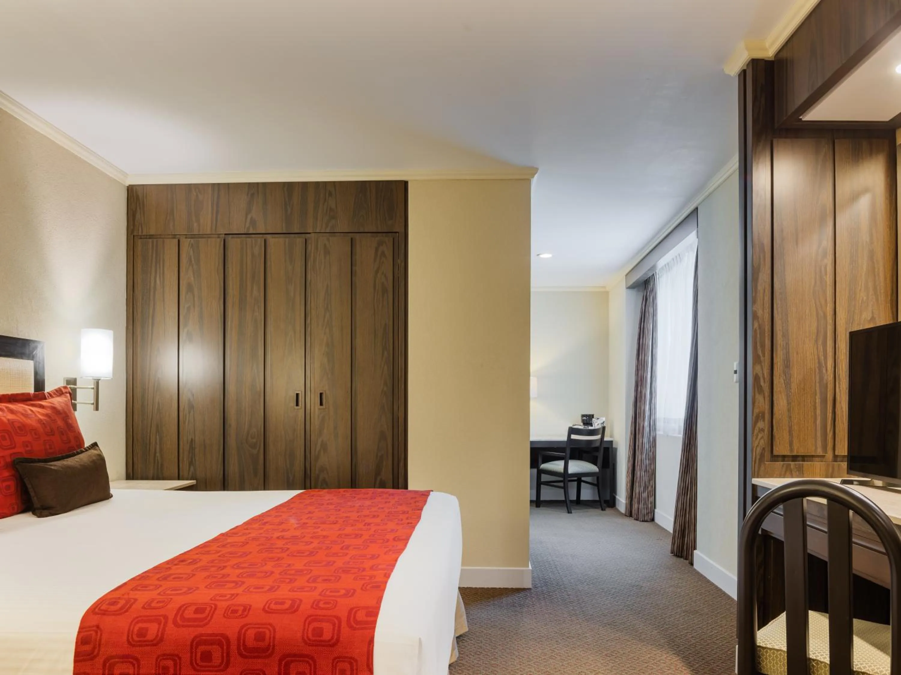 Deluxe King Suite - Non-Smoking in Exe Alameda Reforma