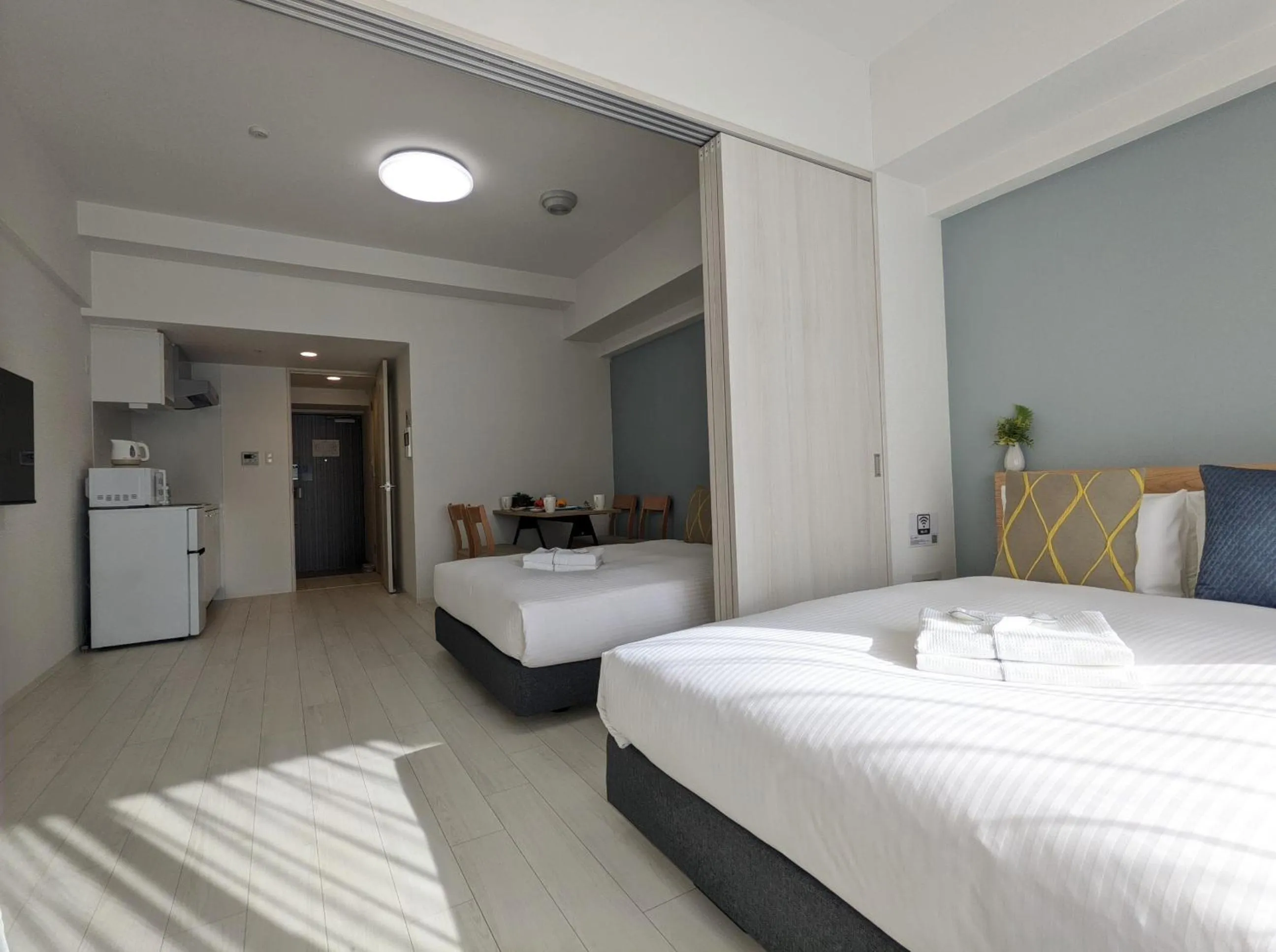 Twin Room in ESLEAD HOTEL Namba Daikokucho