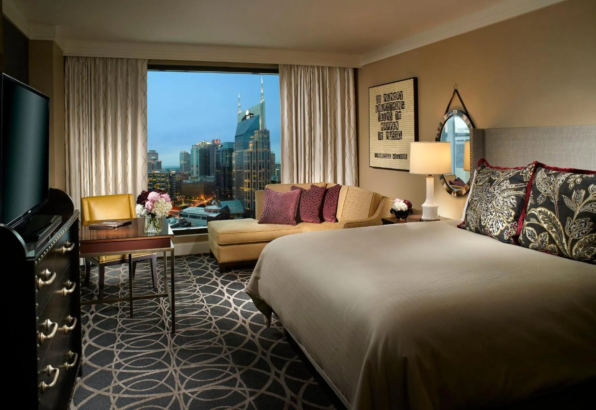 Deluxe Room - 1 King Bed in Omni Nashville Hotel