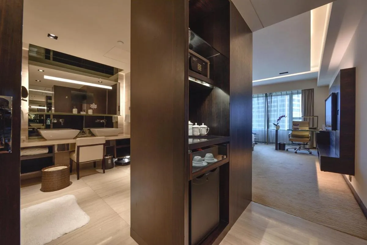 Executive Double Room - West Wing in Furama Hotel Dalian