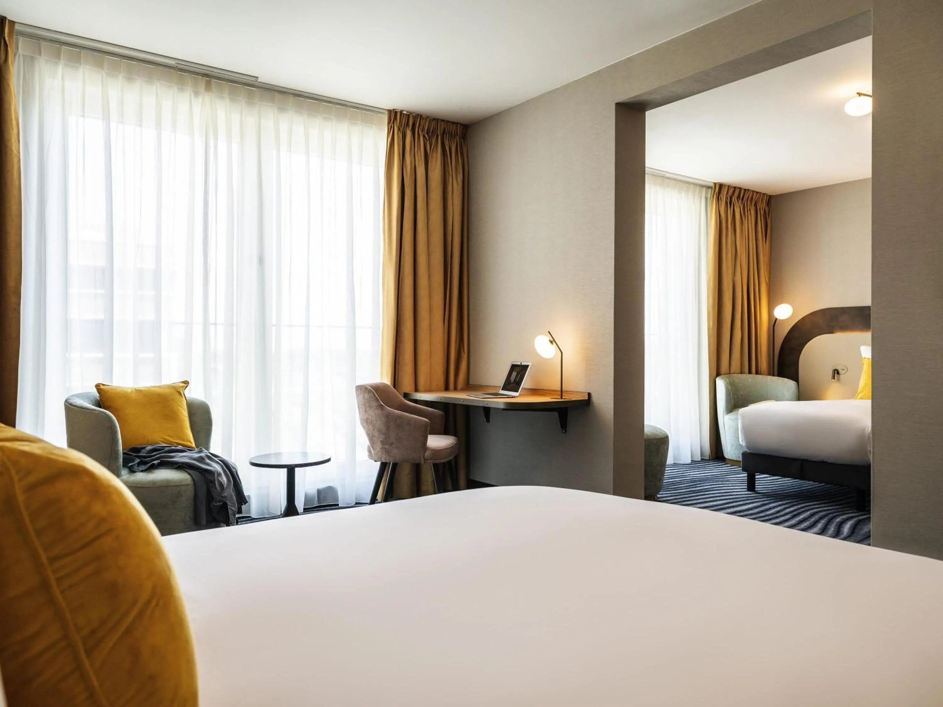 Superior Room with One Double Bed and Two Single Beds in Mercure Amsterdam North Station