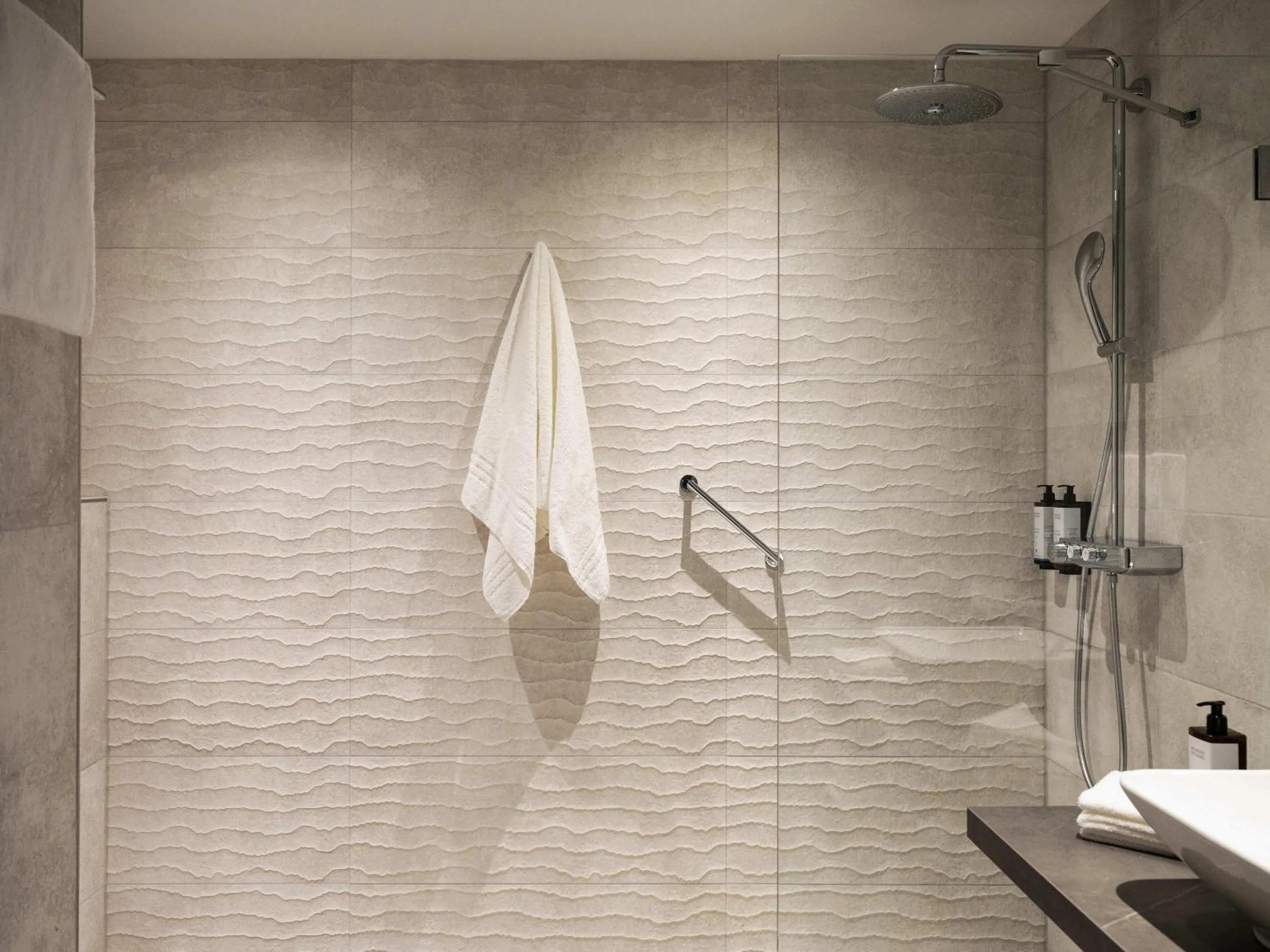 Standard Twin Room in Mercure Amsterdam North Station