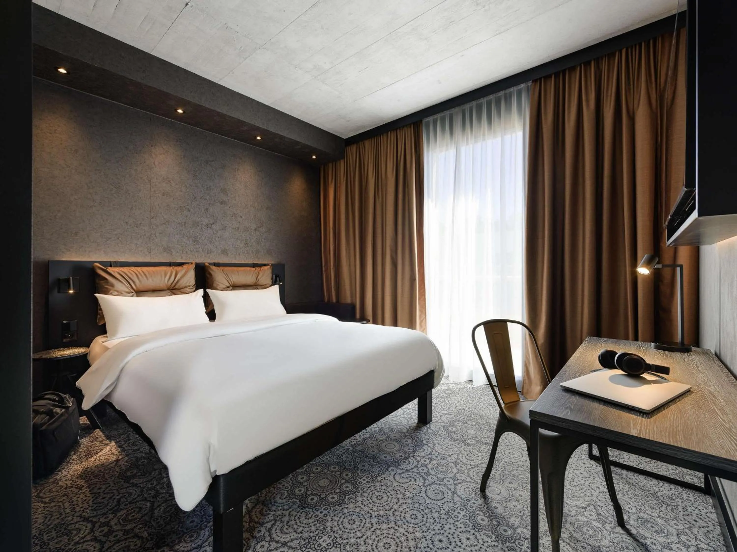 Standard Double Room in ibis Styles Friedrichshafen