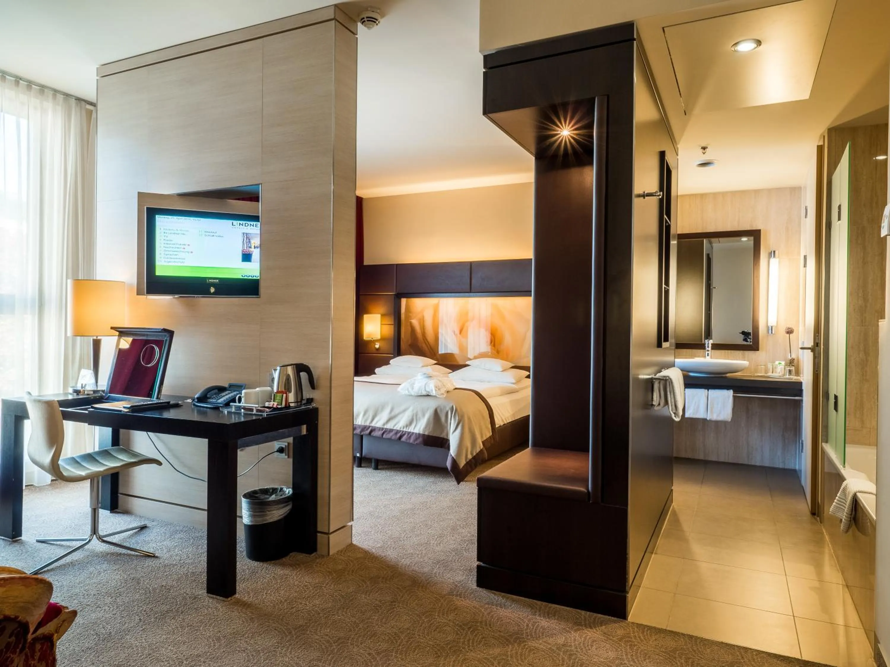 Junior Suite - single occupancy in Lindner Hotel Vienna Am Belvedere, part of JdV by Hyatt