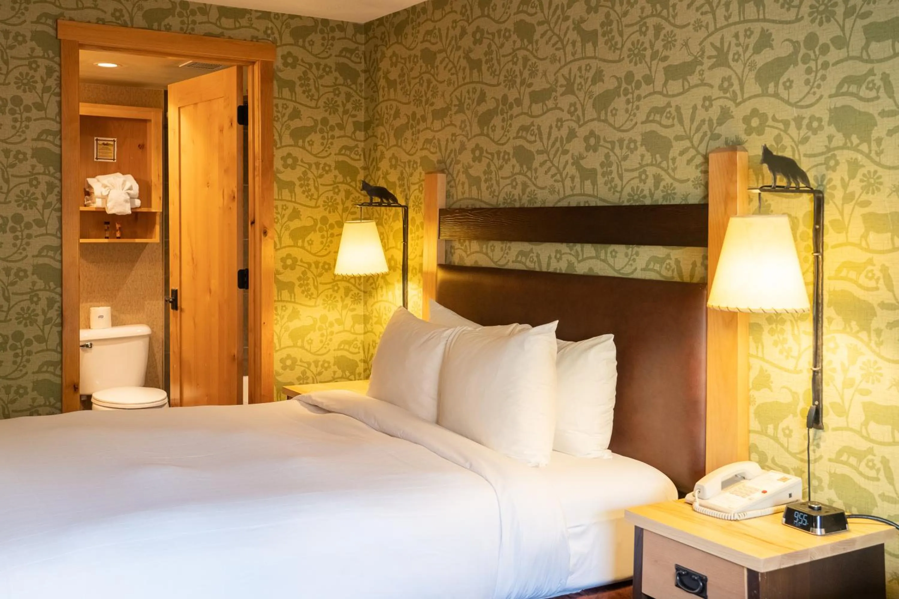 Premium One Bedroom Loft Suite in Fox Hotel and Suites