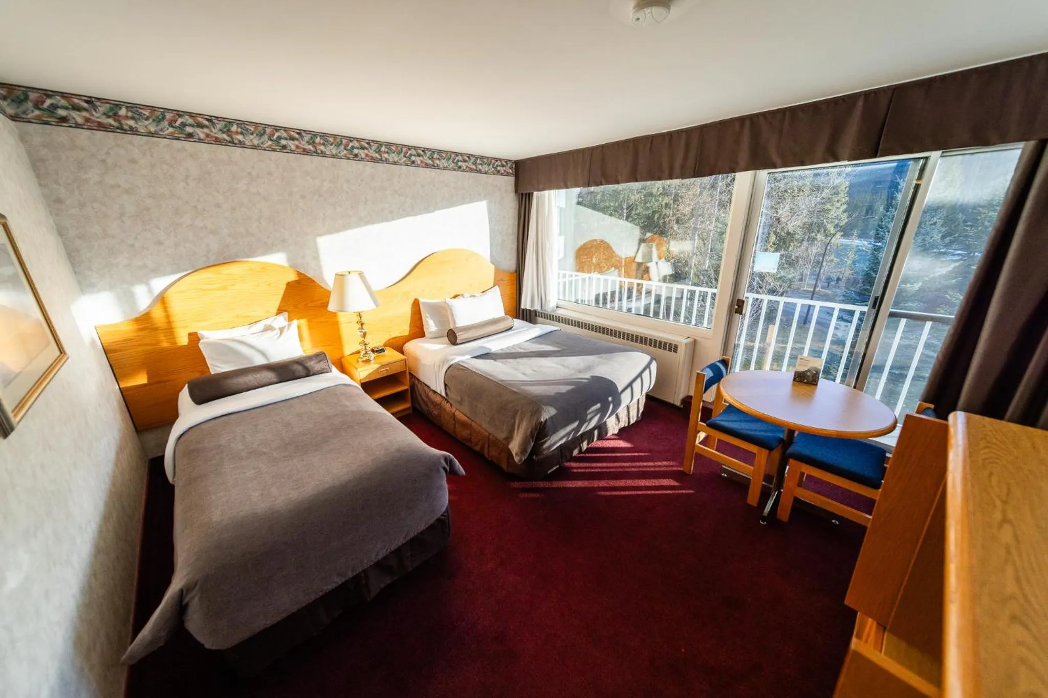 Queen Room with River View in Bow View Lodge