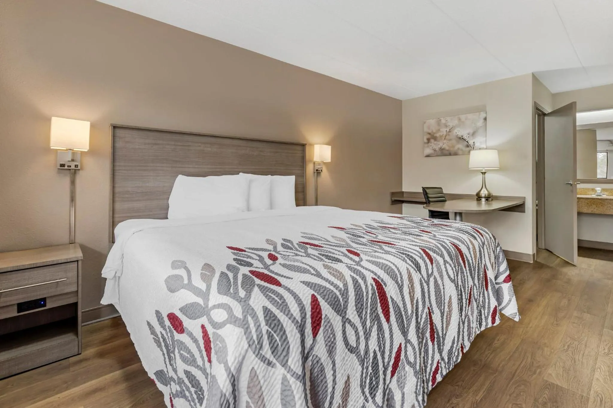 Superior King Room Smoking in Red Roof Inn Parsippany