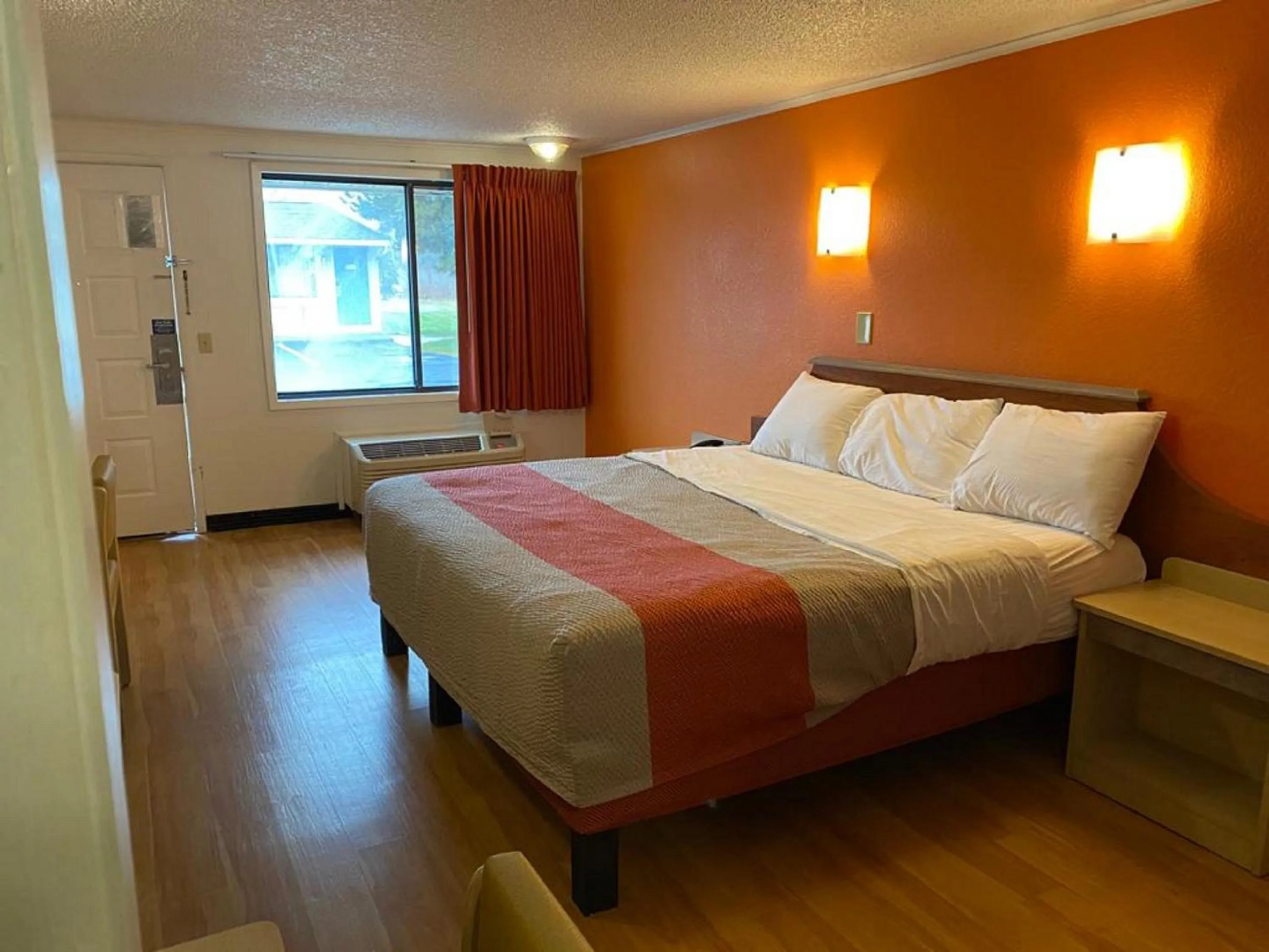 Double Room - Non-Smoking  in FairBridge Inn Express London