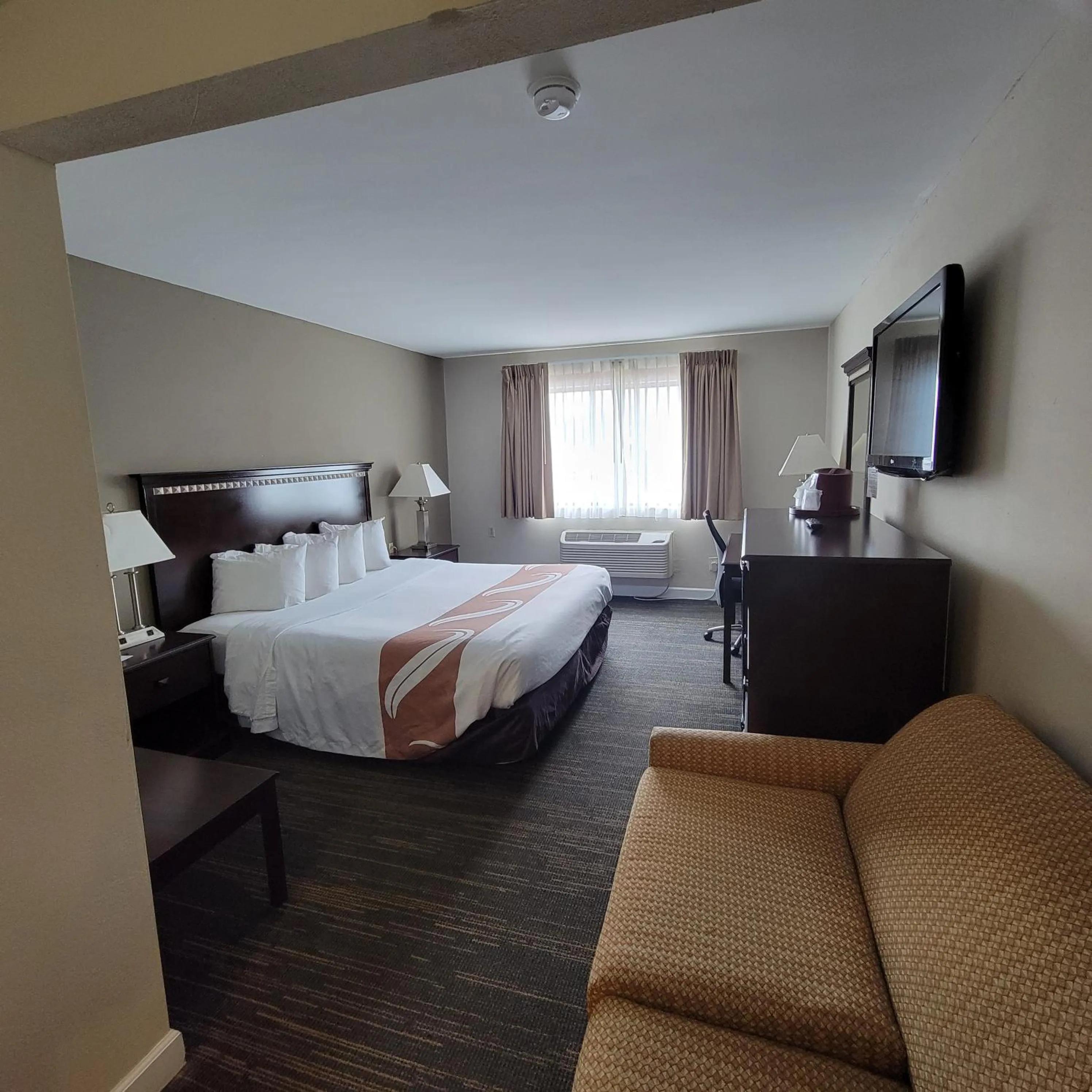 King Room - Accessible/Non-Smoking in Remembrance Inn