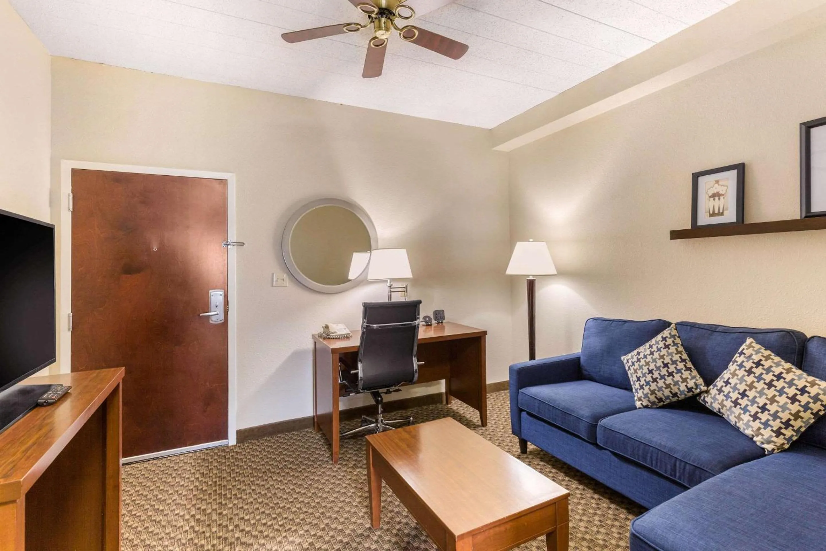 King Suite - Accessible/Non-Smoking in Comfort Suites Elkridge Columbia Gateway