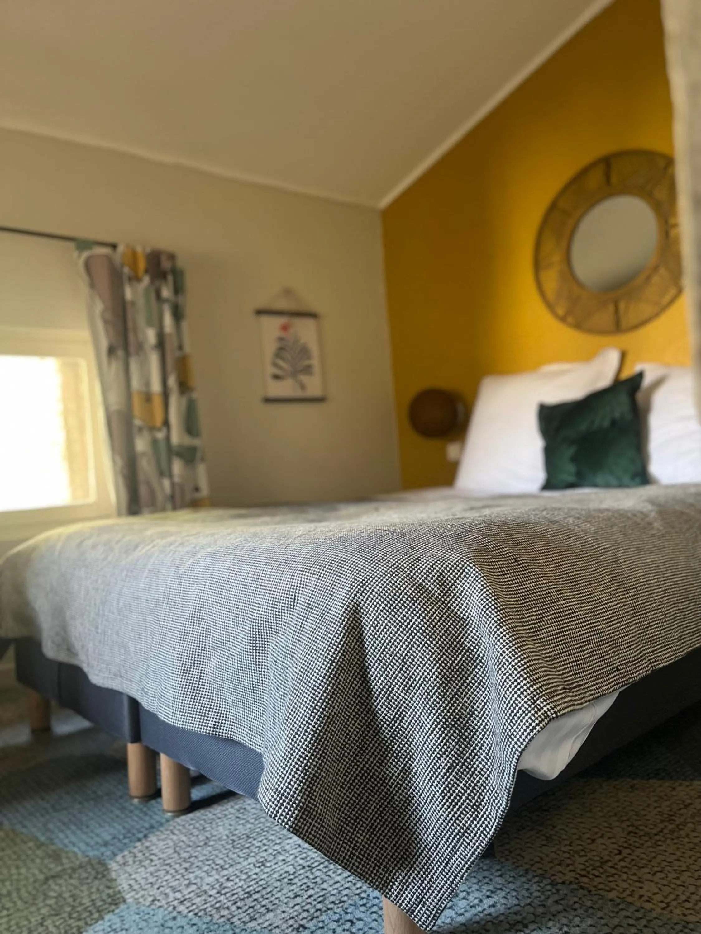 Small Double Room in La Treille Muscate