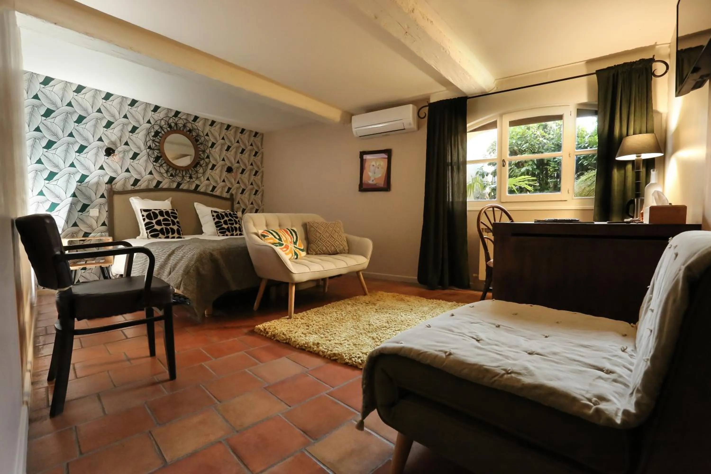 Classic Double Room in La Treille Muscate