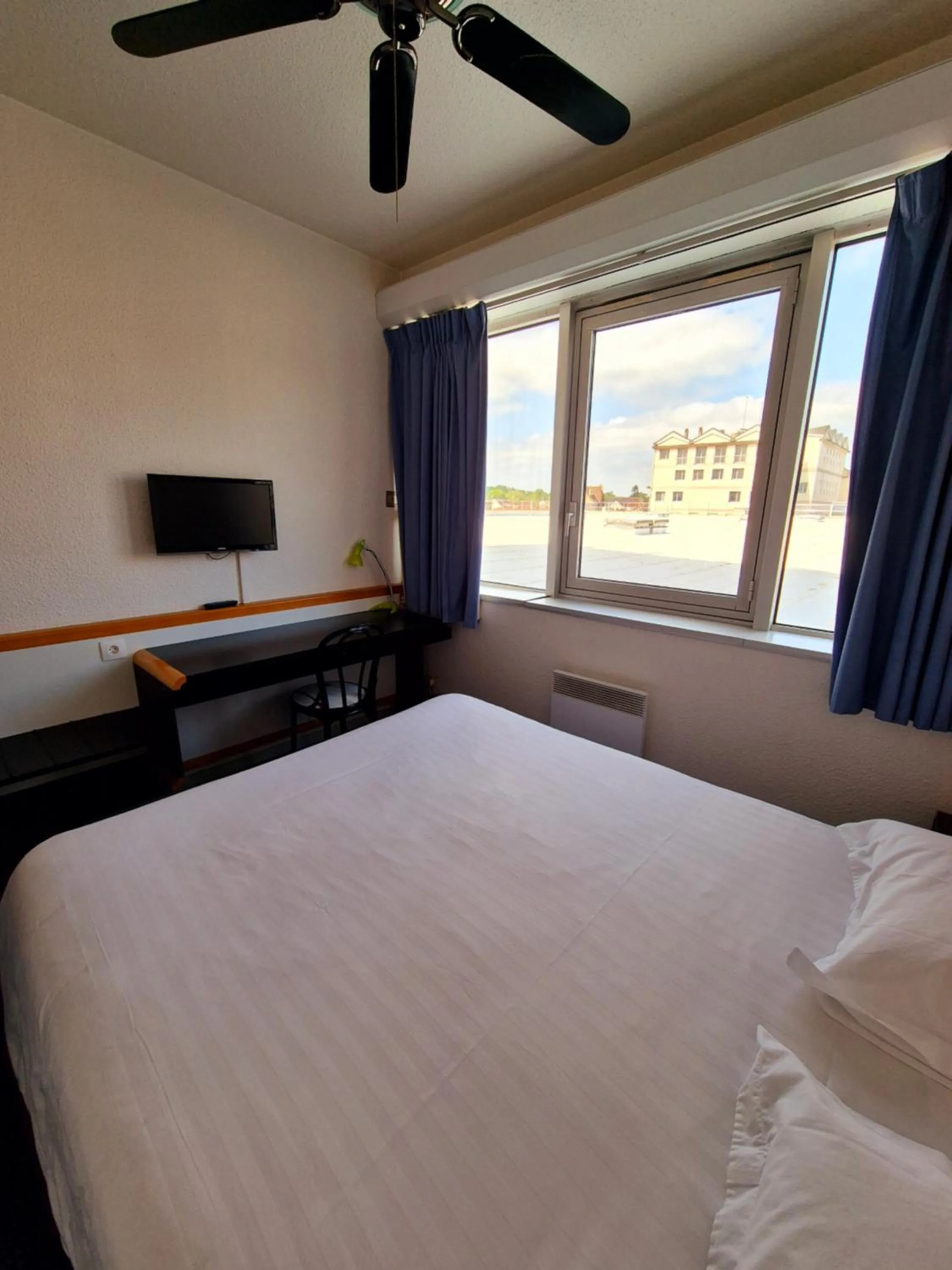 Standard Double Room in Arche Hotel