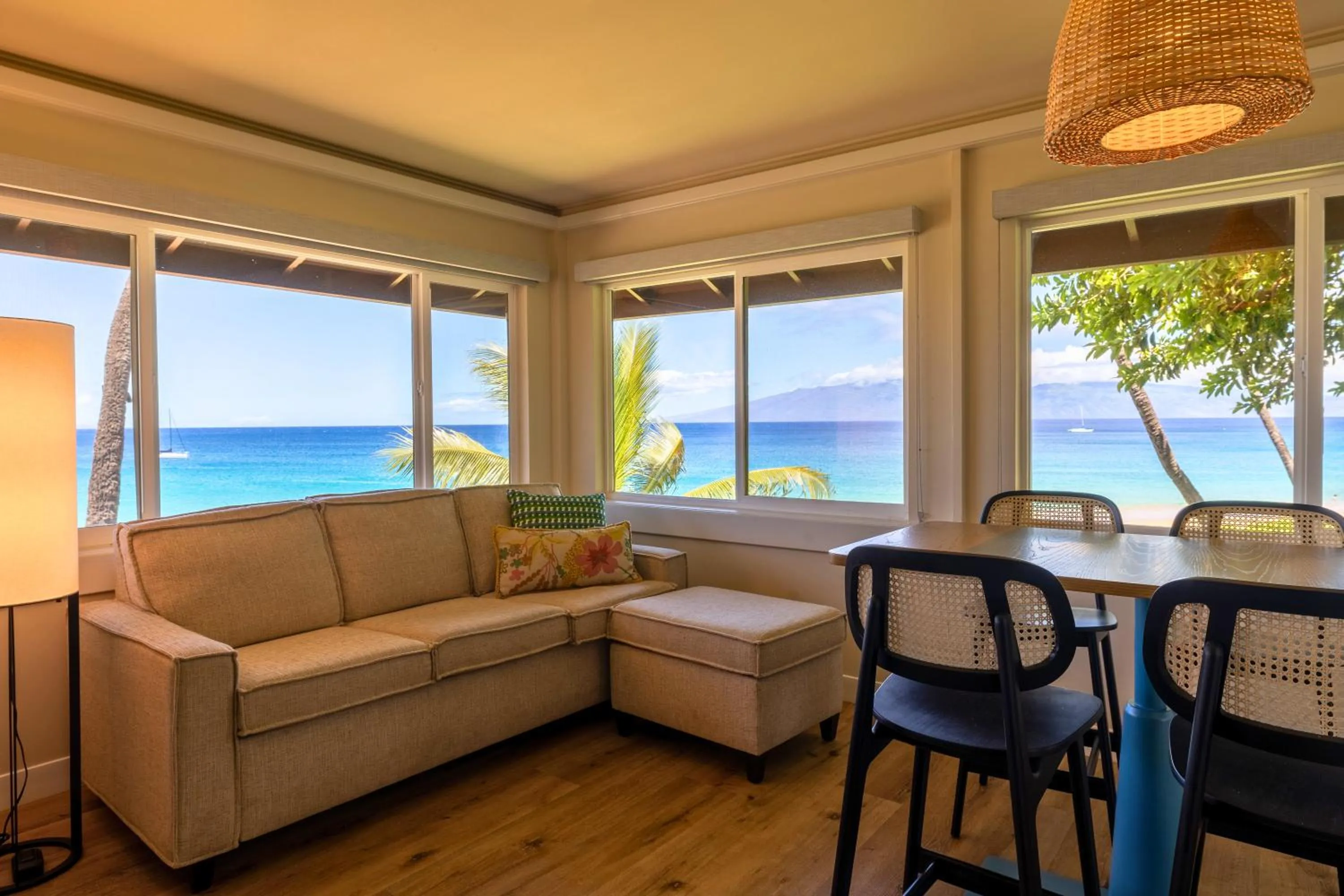 Junior Suite with Ocean View in Royal Lahaina Resort & Bungalows