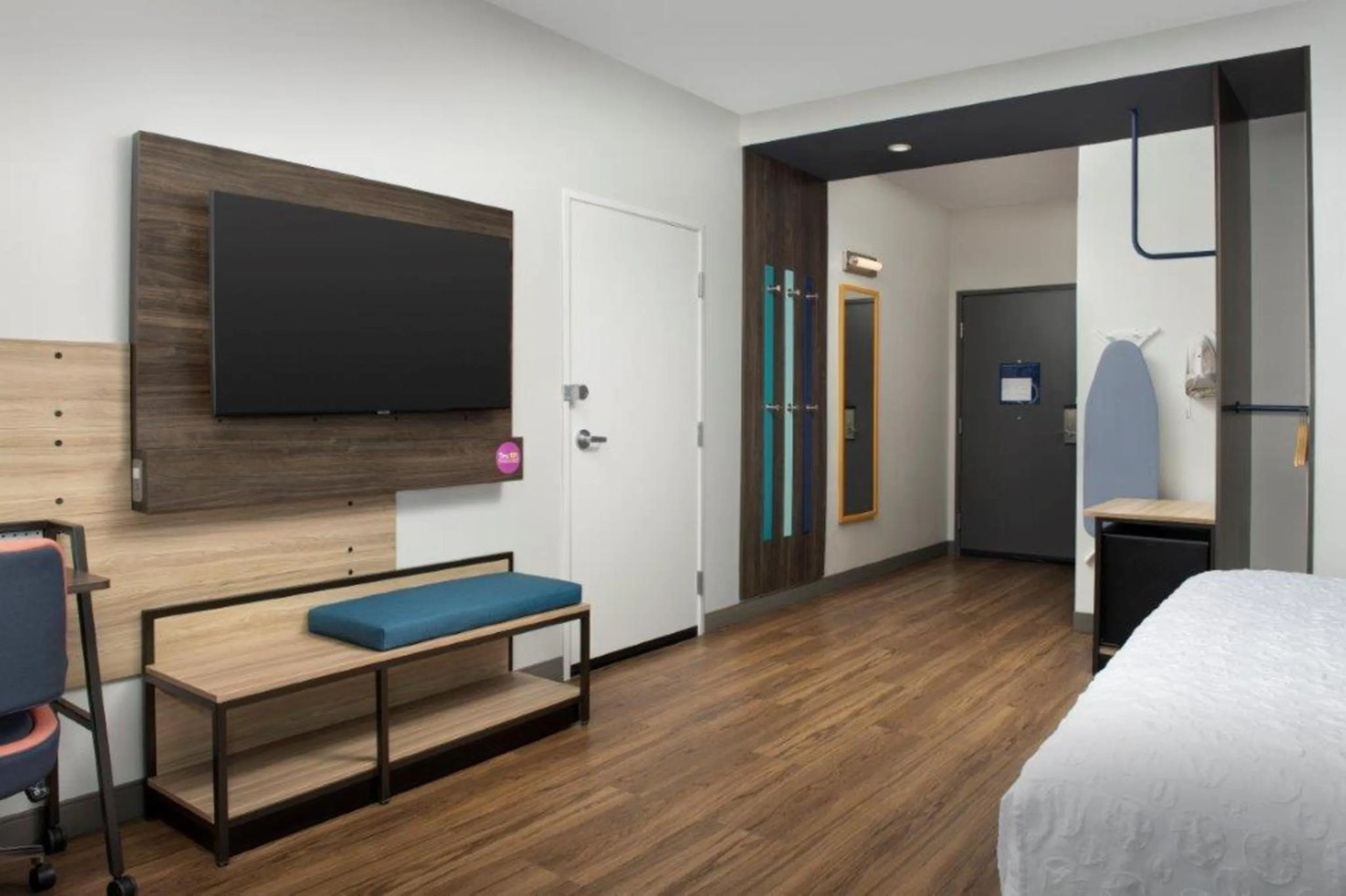 King Room with Bath Tub - Mobility and Hearing Access in Tru By Hilton San Antonio North