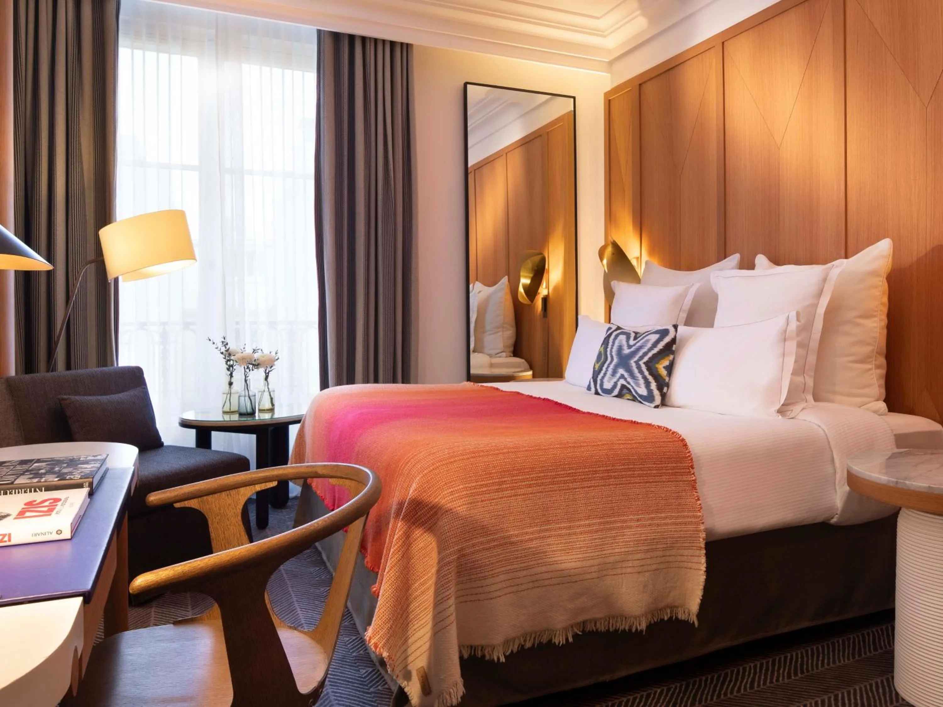 Deluxe Double Room in Hôtel Vernet Champs Elysées Paris