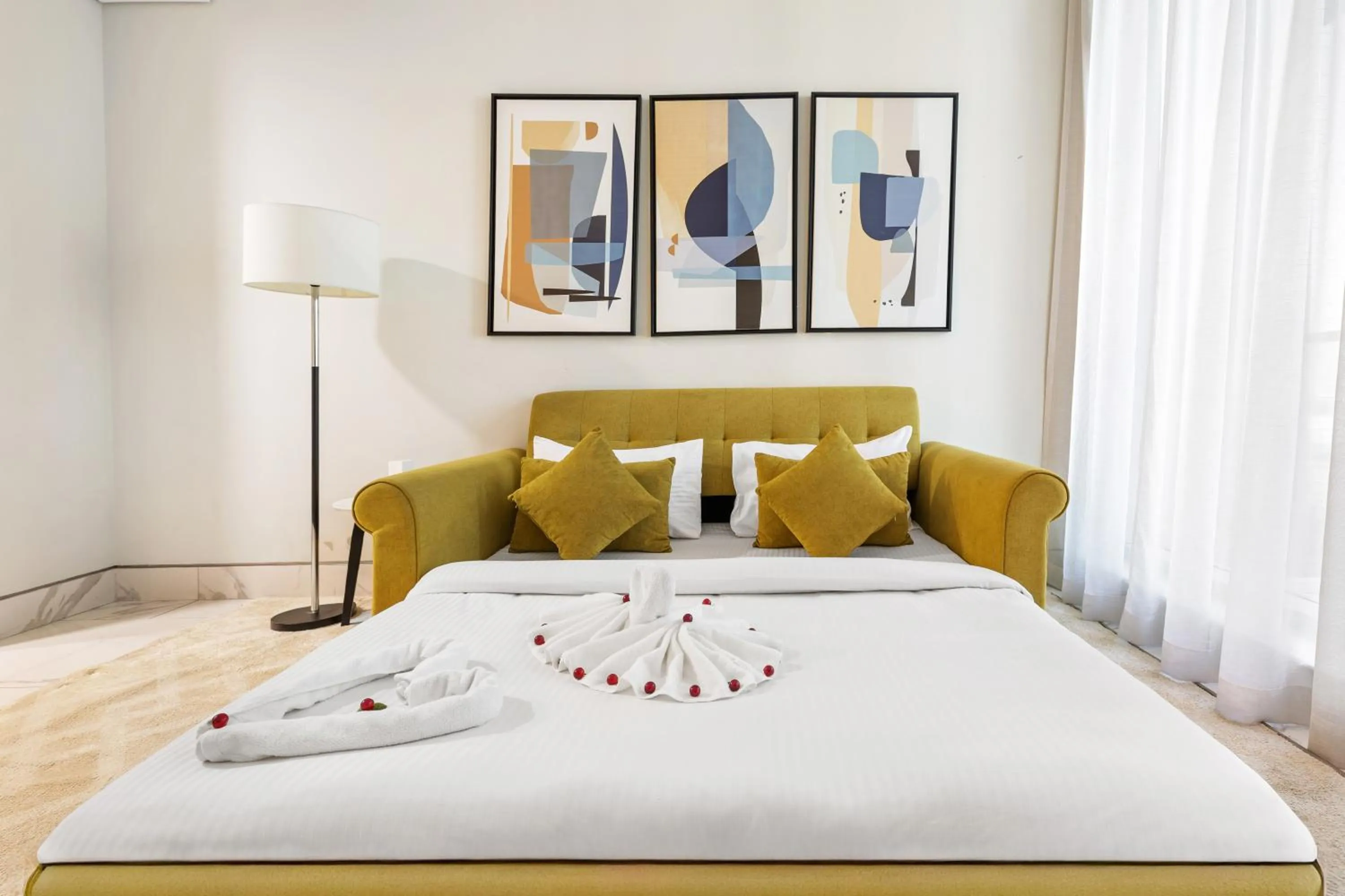 Premium One Bedroom Apartment with Kitchen & Balcony in Unlock J One Downtown Dubai