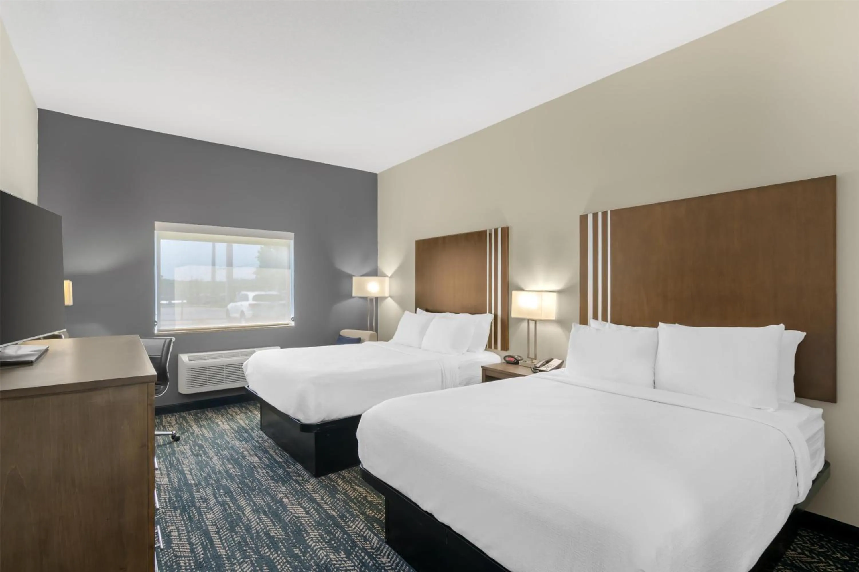 Queen Room with Two Queen Beds - Non-Smoking in Best Western Plus Washington Hotel