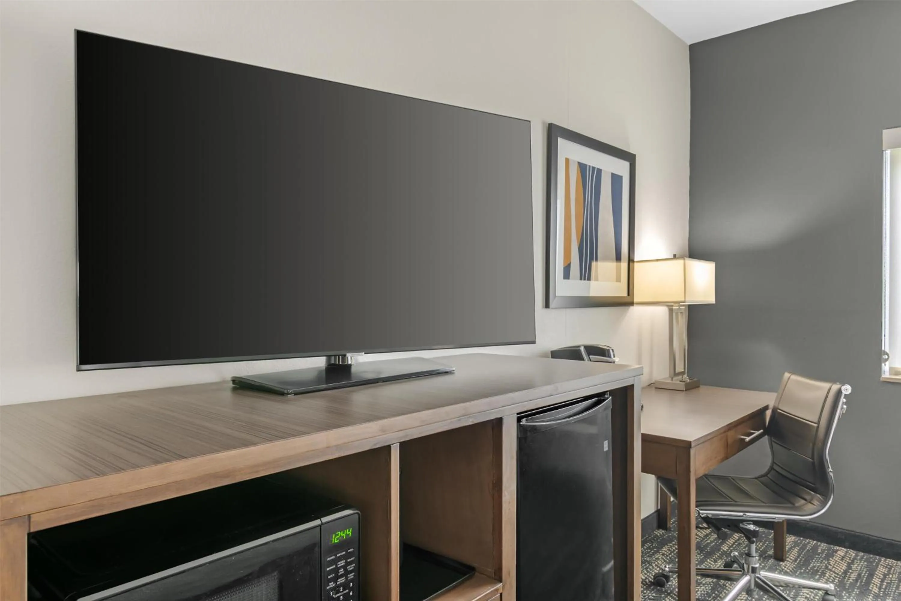 King Room with Sofa Bed - Non-Smoking in Best Western Plus Washington Hotel