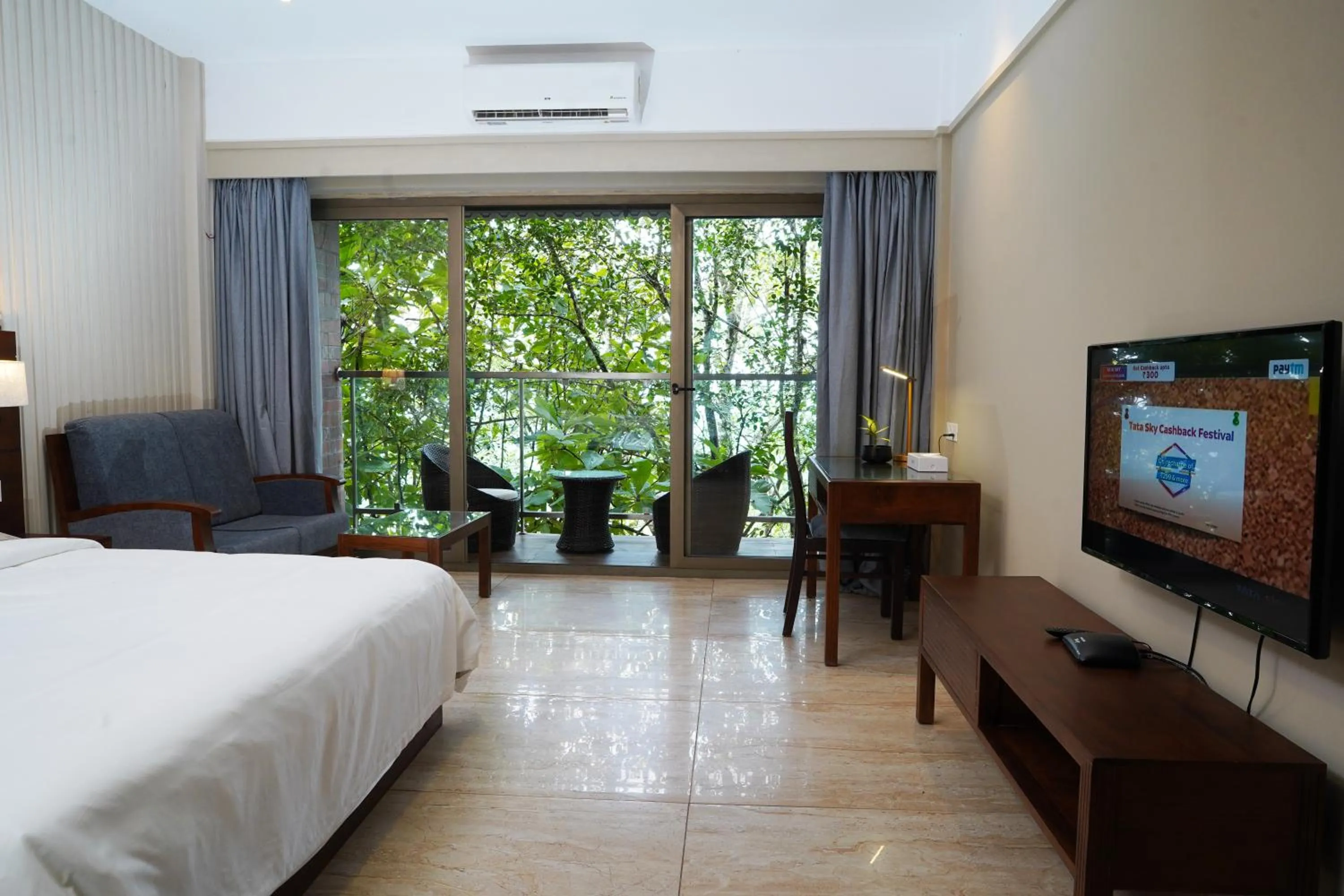 Grove View Melton with 10% discount on Spa in Elephant Passage