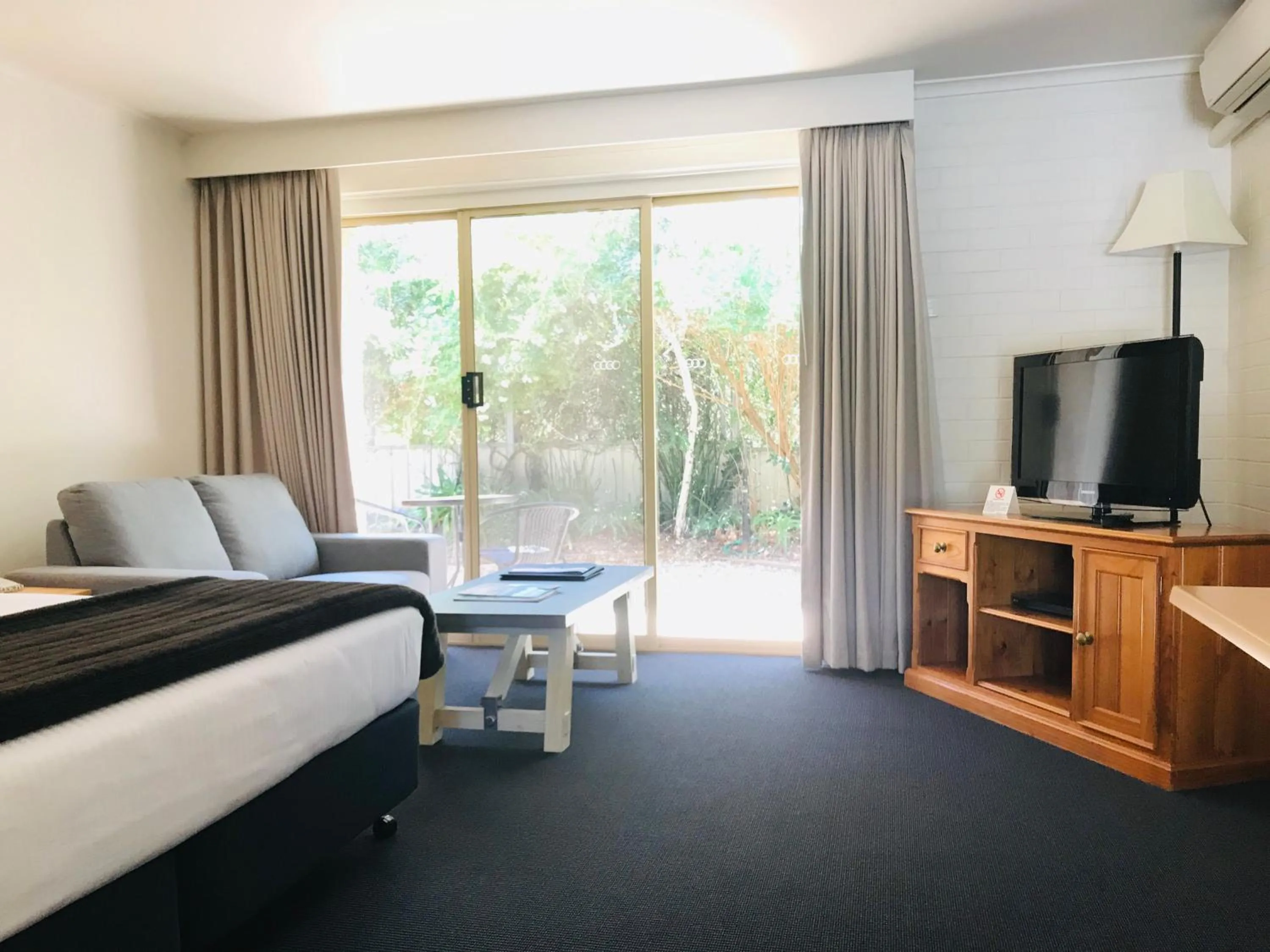 Queen Room in Nagambie Motor Inn and Conference Centre