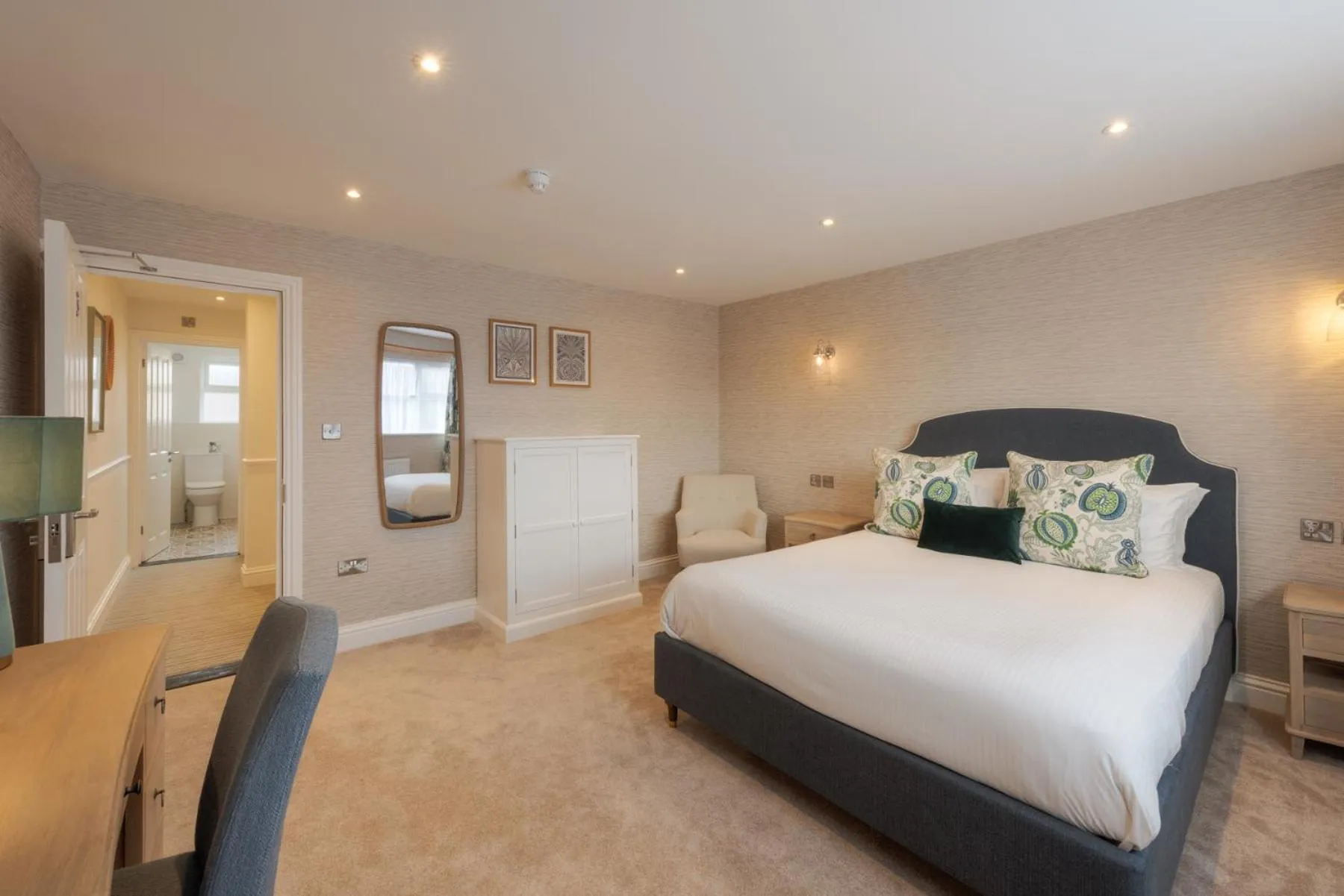 Family Suite (2 adults + 2 children) in Florence Gardens Boutique Hotel and Restaurant