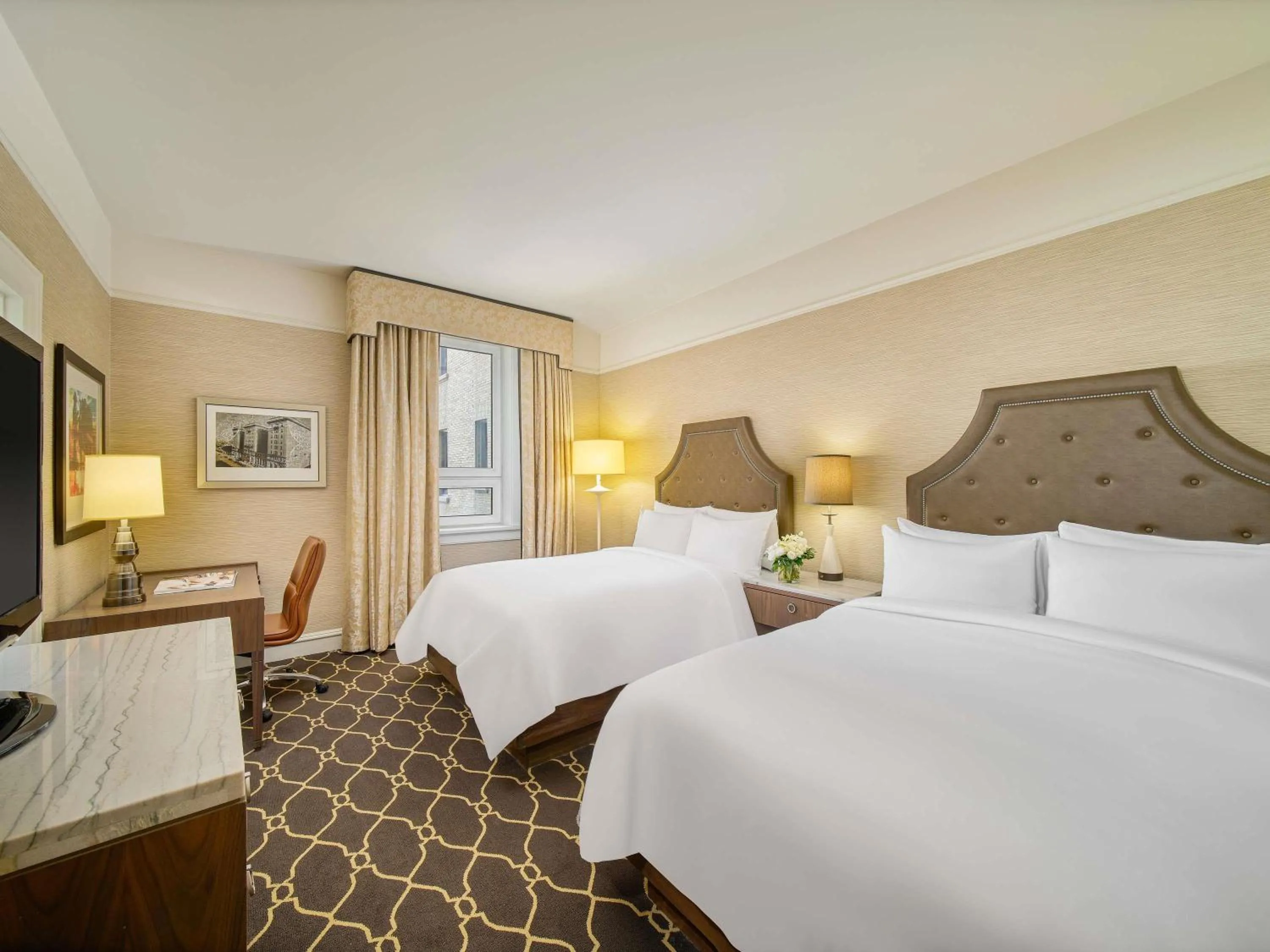 Double Room with Two Double Beds and City or Courtyard View in Fairmont Palliser