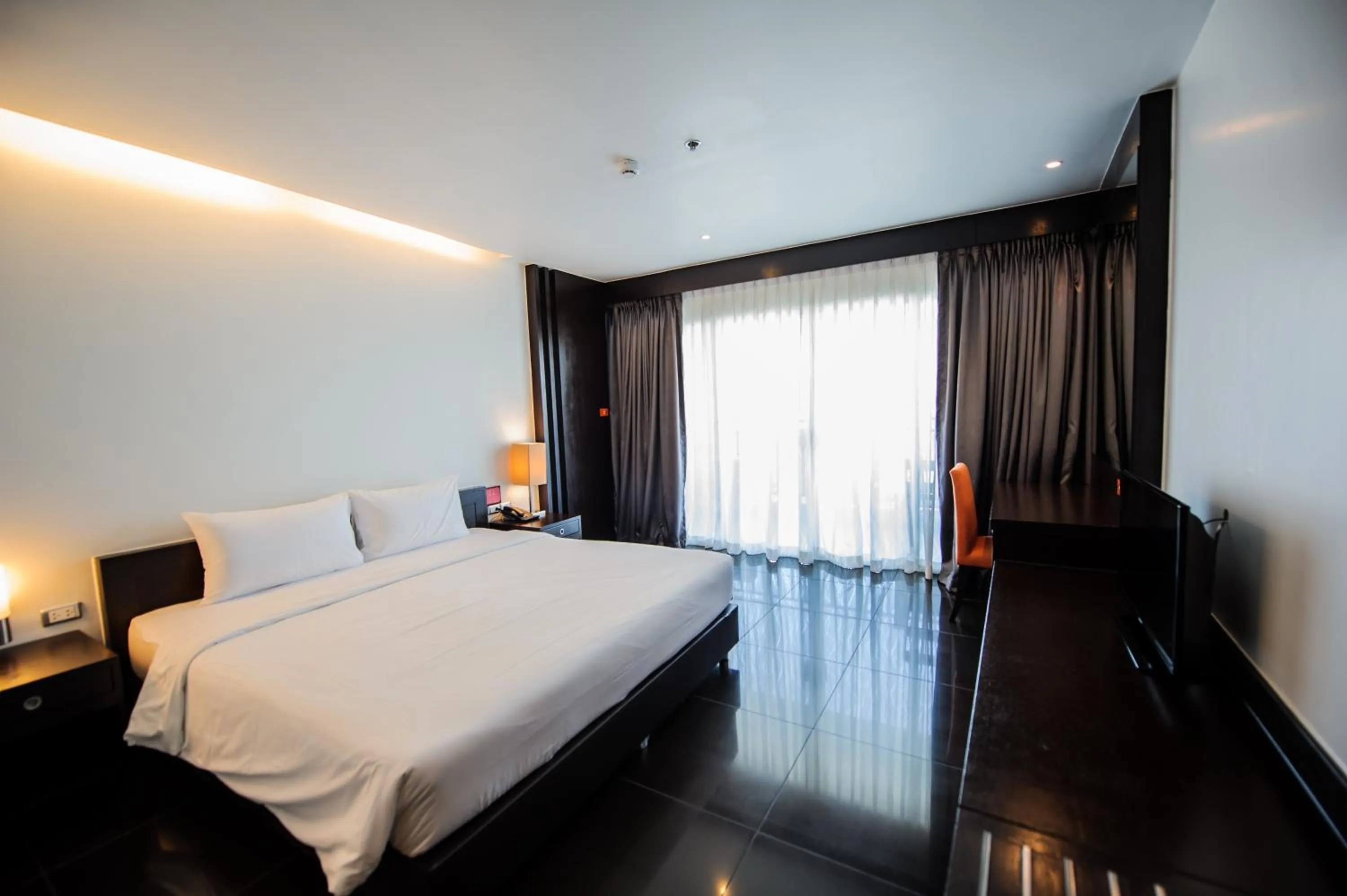 Deluxe Twin Room in Hotel Selection Pattaya (SHA Plus)