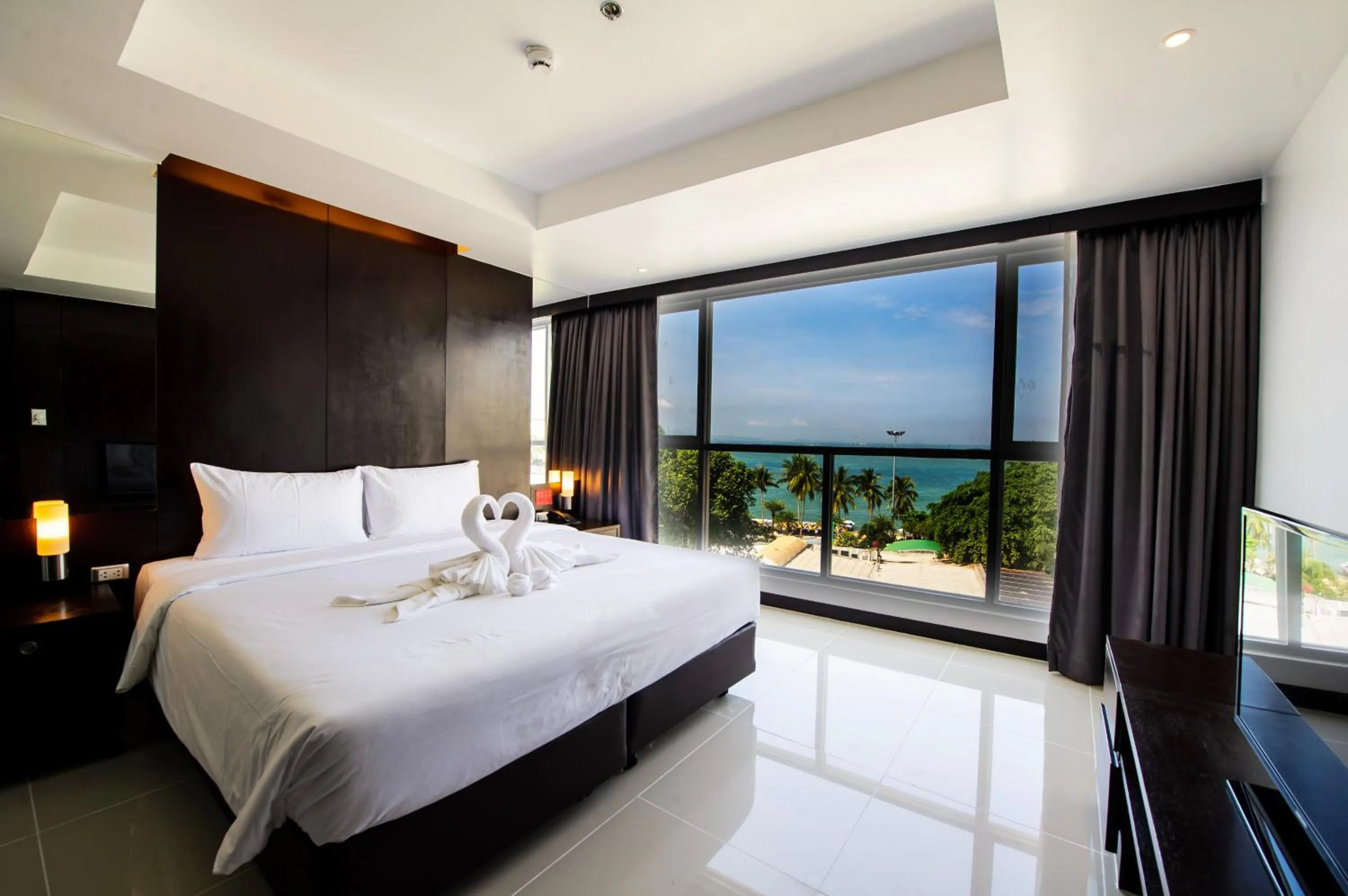 Corner Suite with Sea View in Hotel Selection Pattaya (SHA Plus)