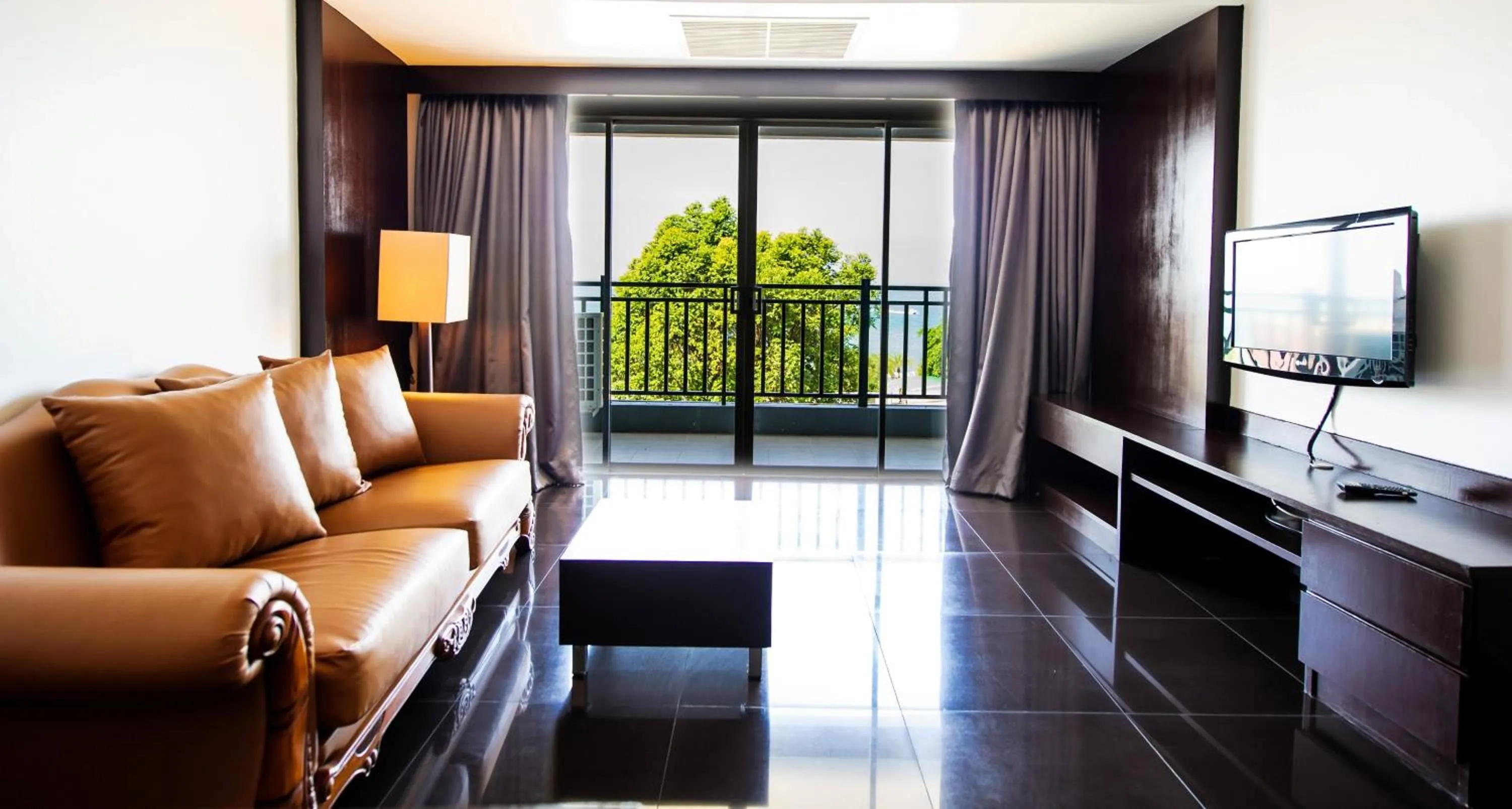Executive Suite with Sea View in Hotel Selection Pattaya