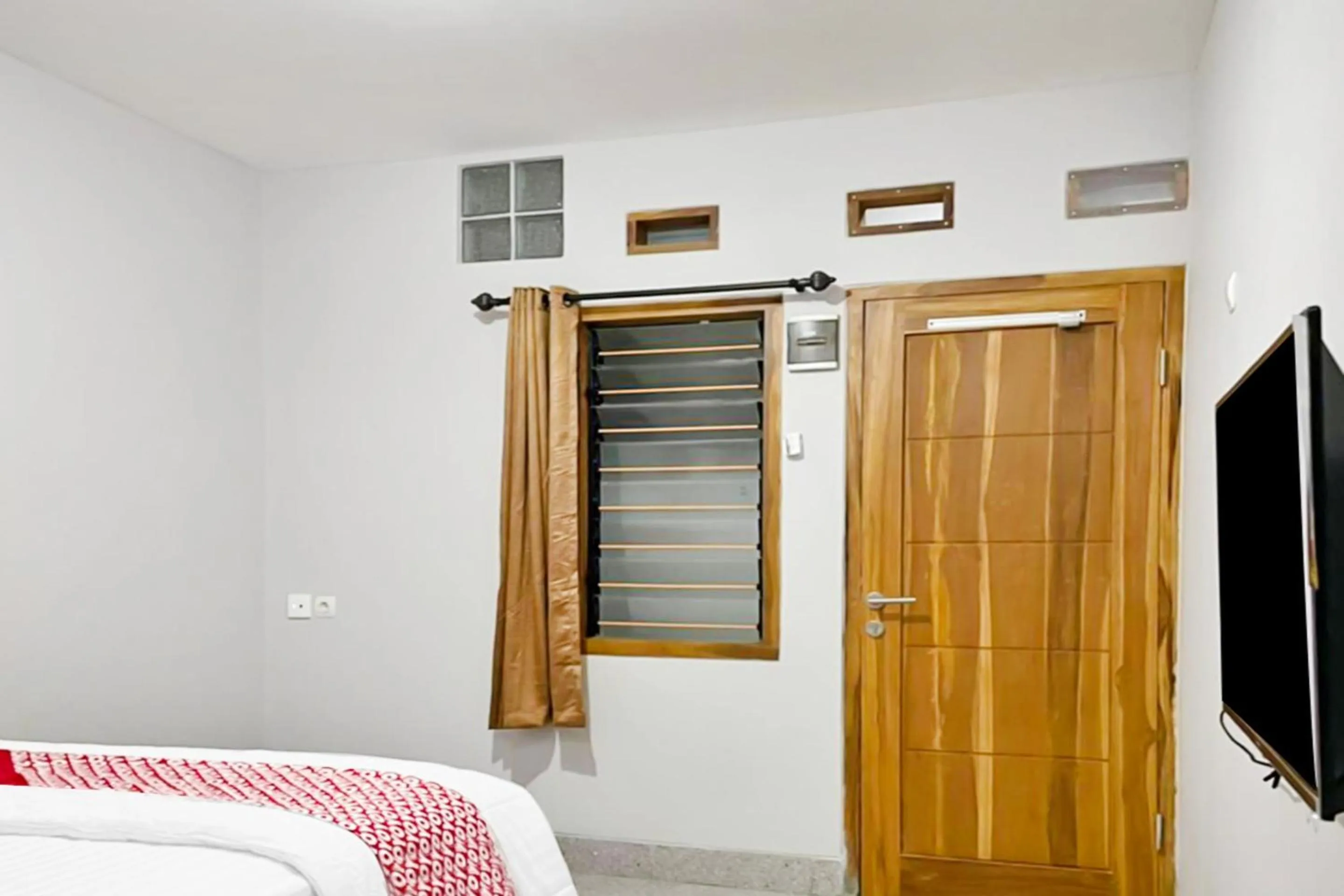 Standard Double Room in Hotel O Kbr Home
