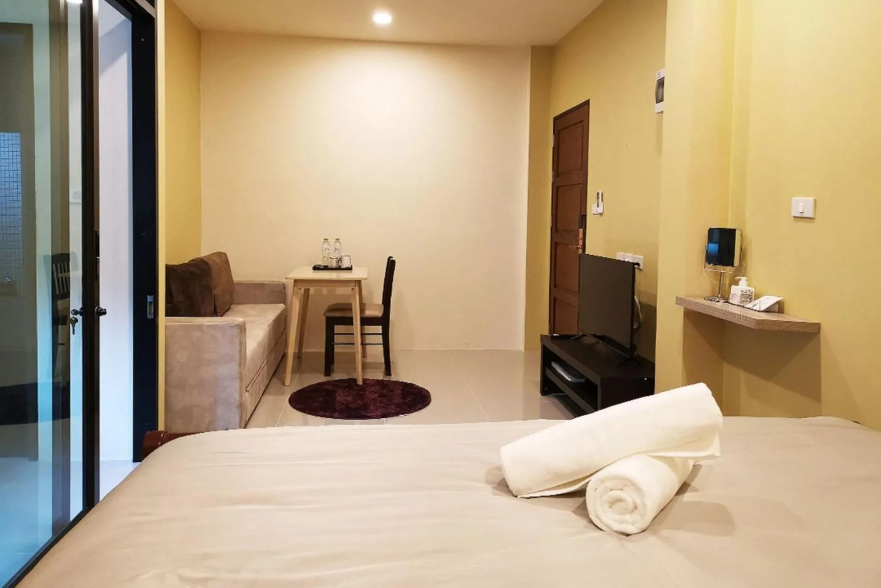 Deluxe Double Room in The Middle Town SHA