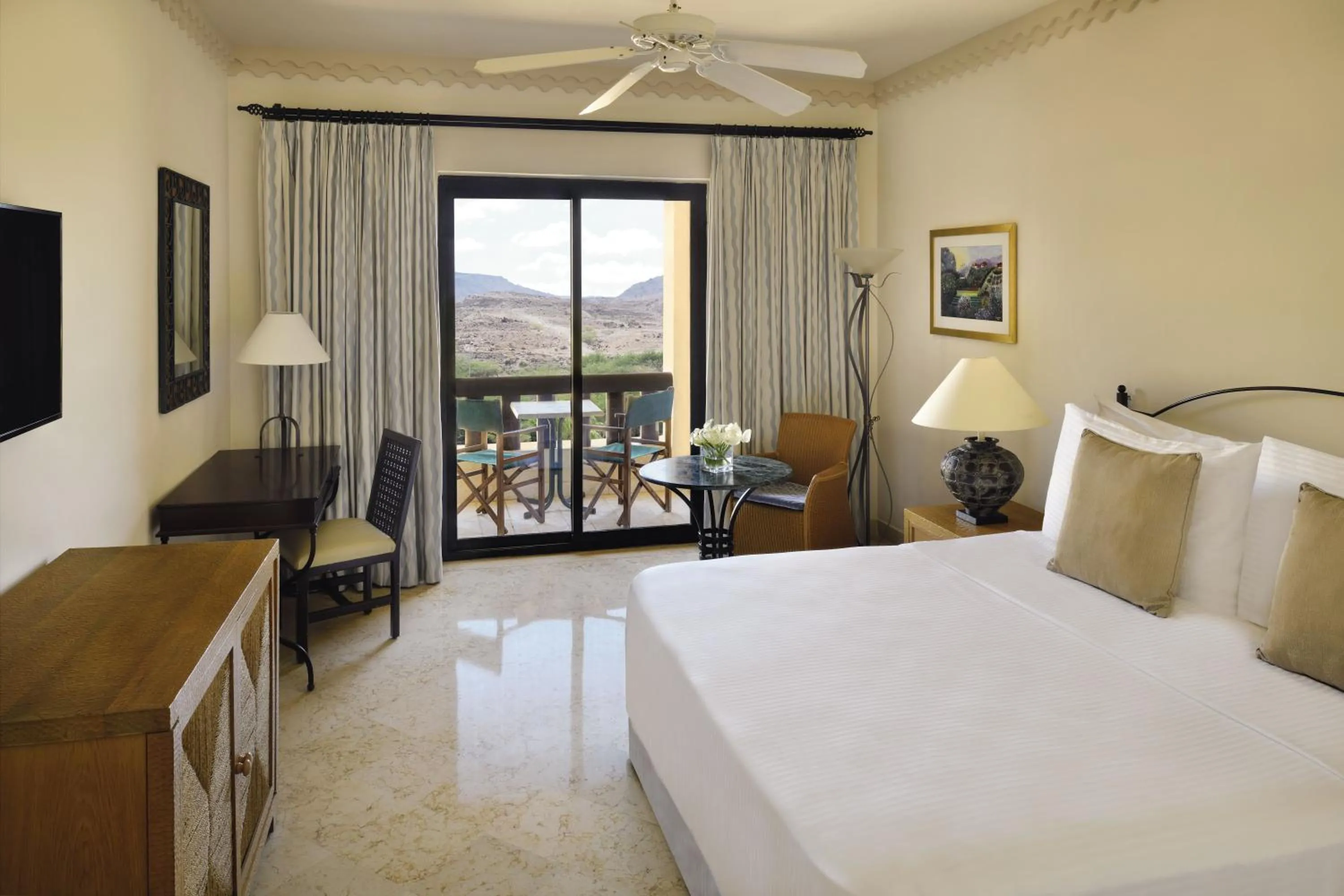 Classic King Room in Mövenpick Resort & Spa Dead Sea