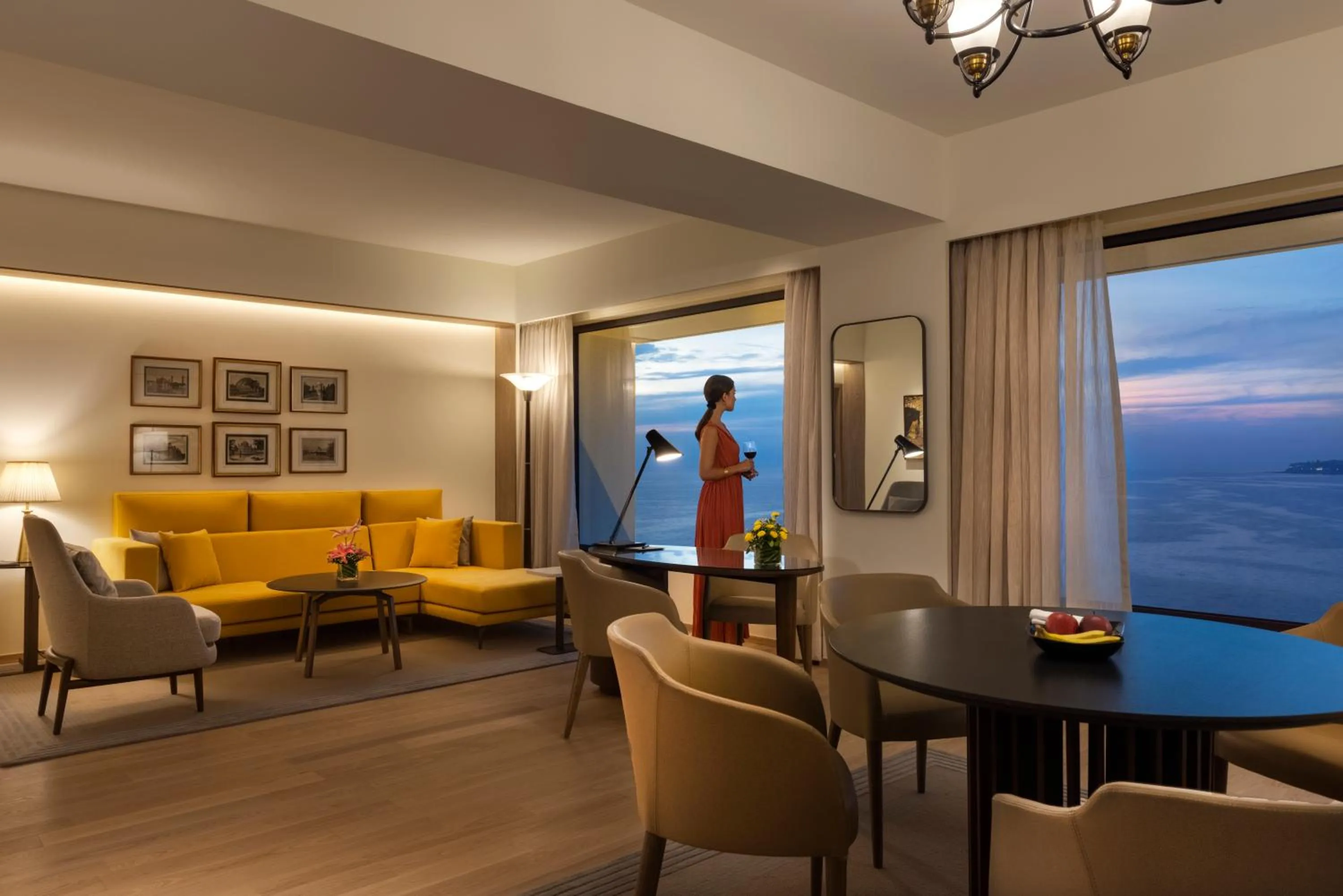 Deluxe Suite in Trident Nariman Point