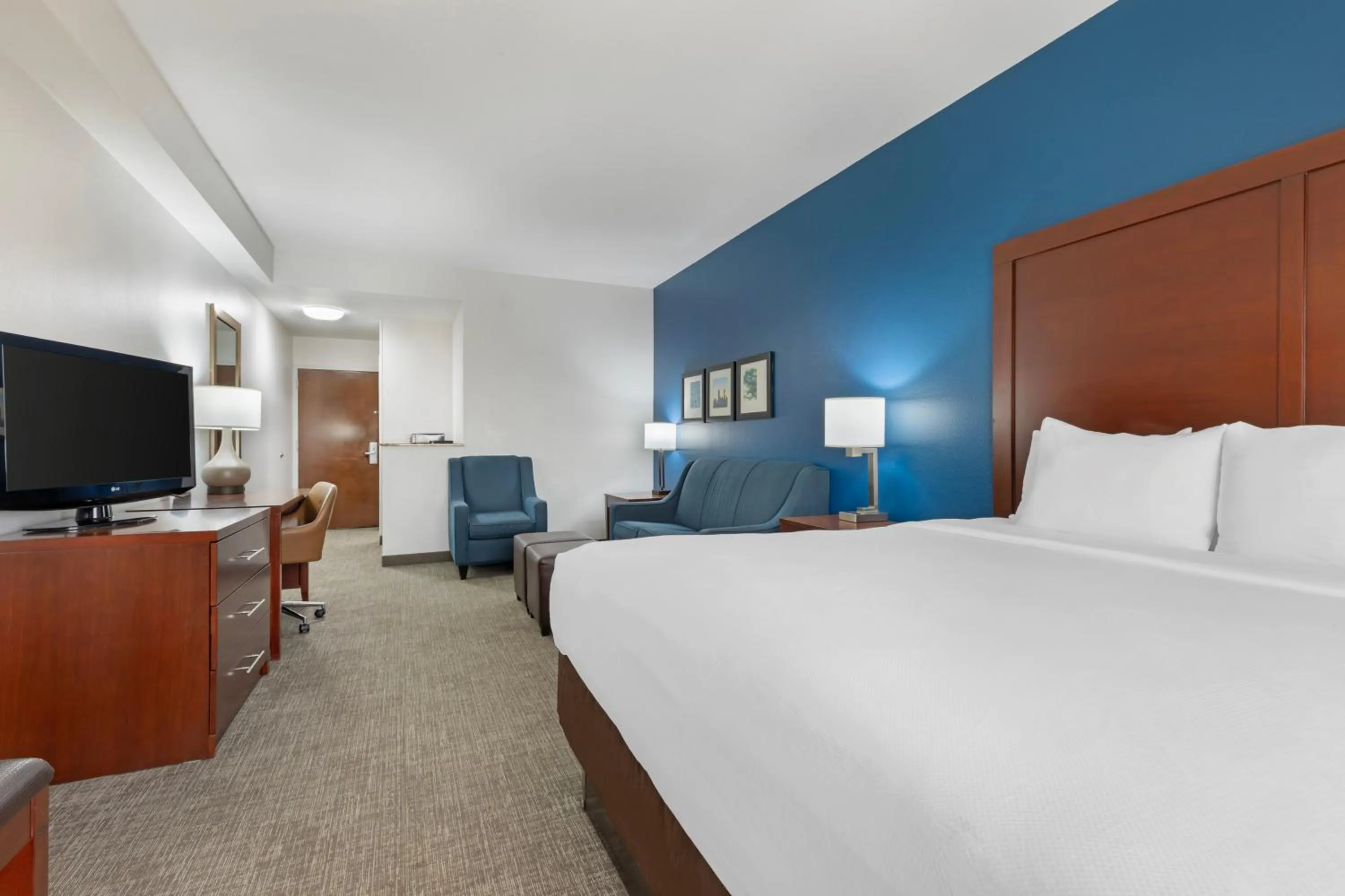 King Suite with Two King Beds and Sofa Bed - Non-Smoking in Comfort Suites DFW N-Grapevine